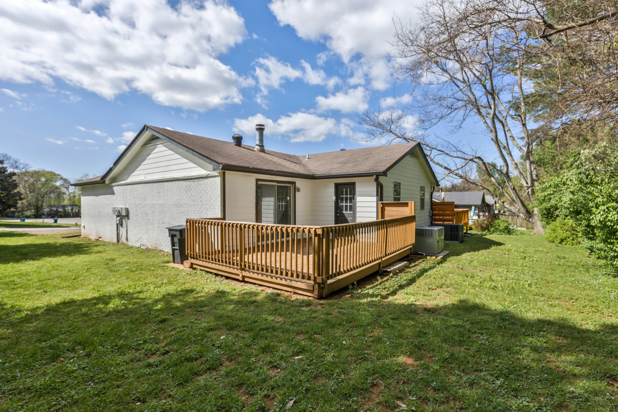 715 Castle Dr Property Photo 27