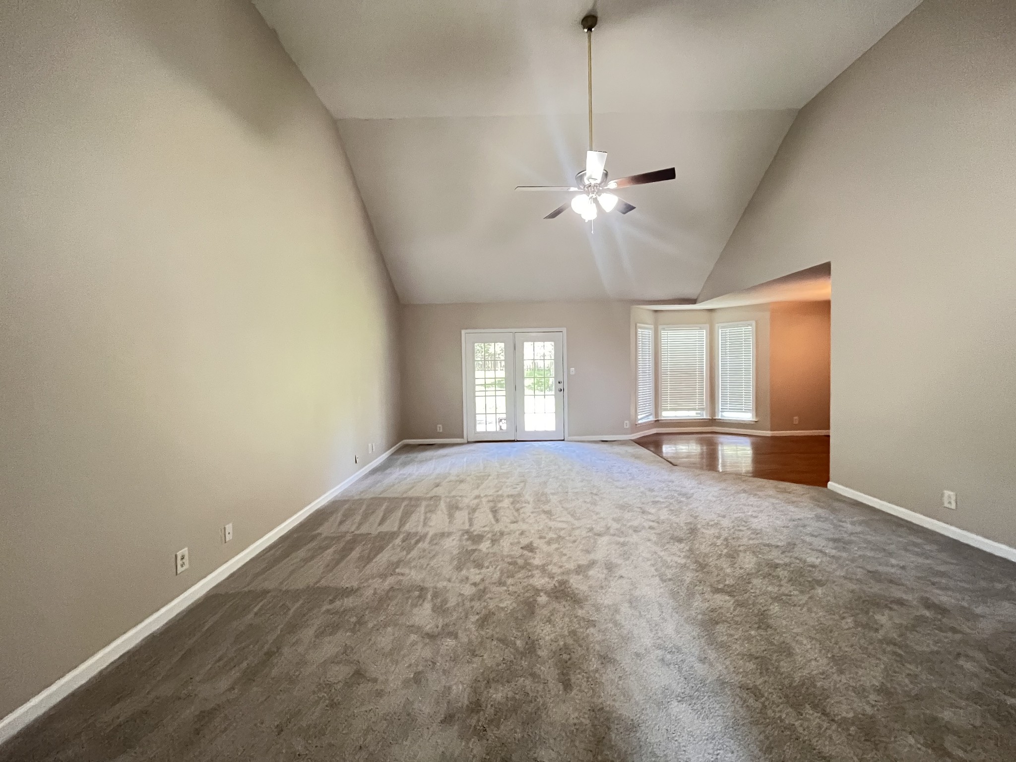1719 Hazelwood Rd Property Photo 4