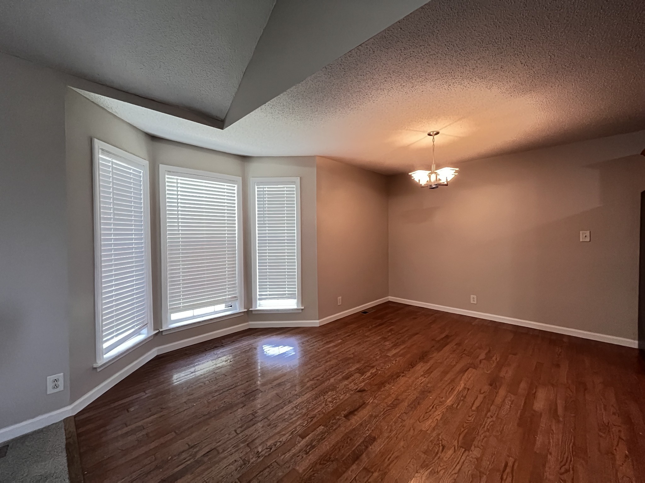 1719 Hazelwood Rd Property Photo 5