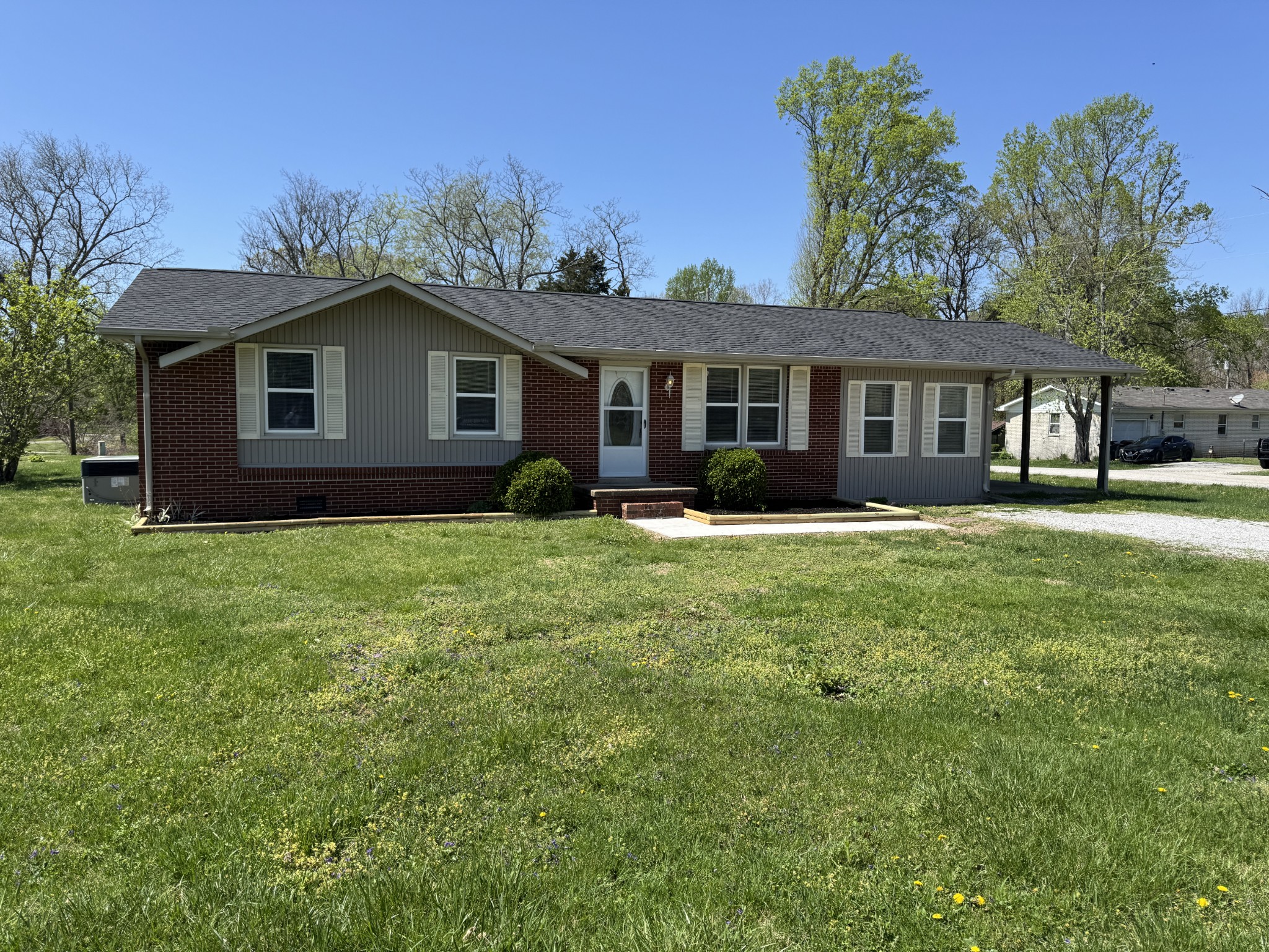 527 Swanee St Property Photo