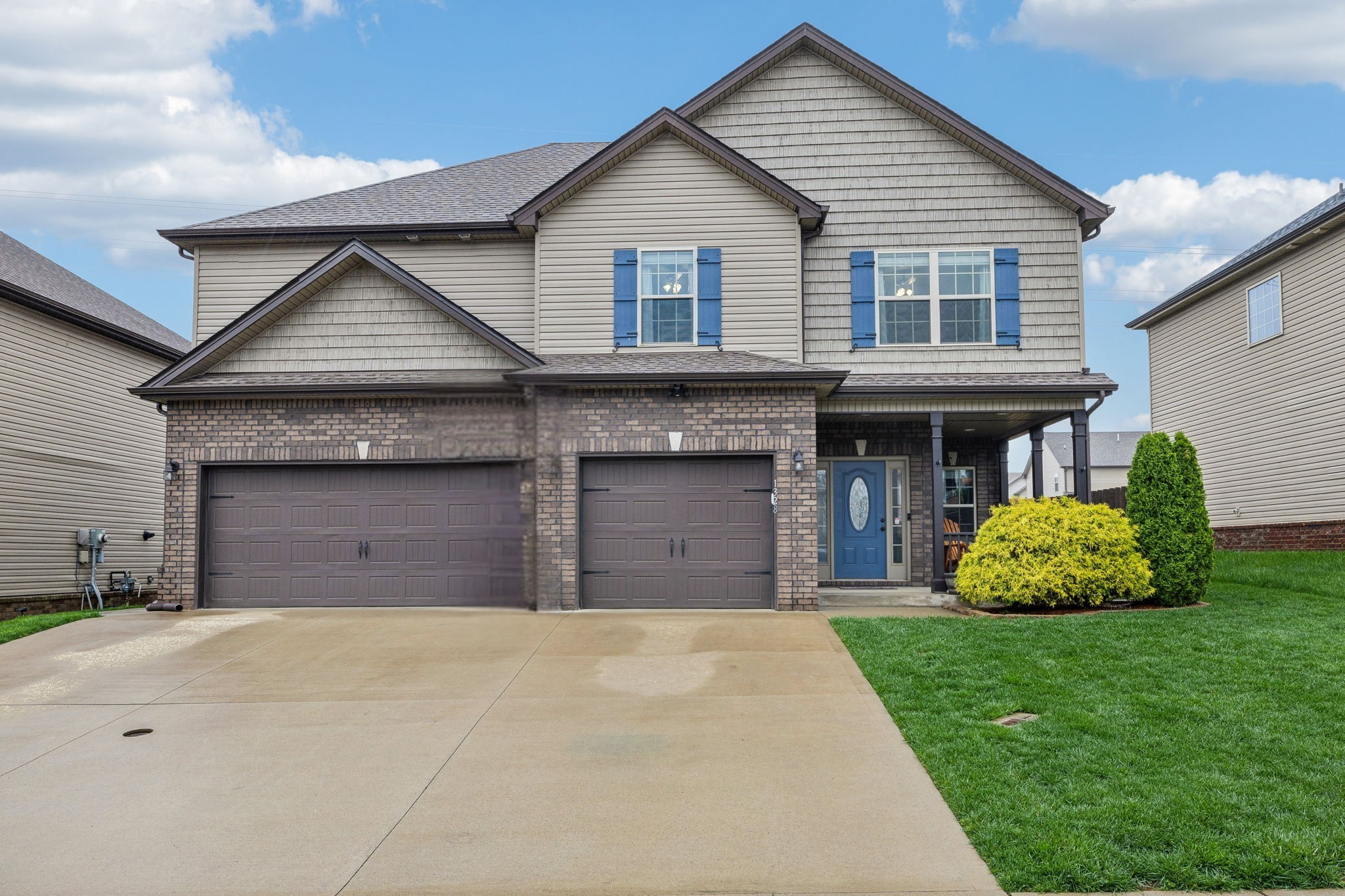 1328 Winterset Dr Property Photo 1