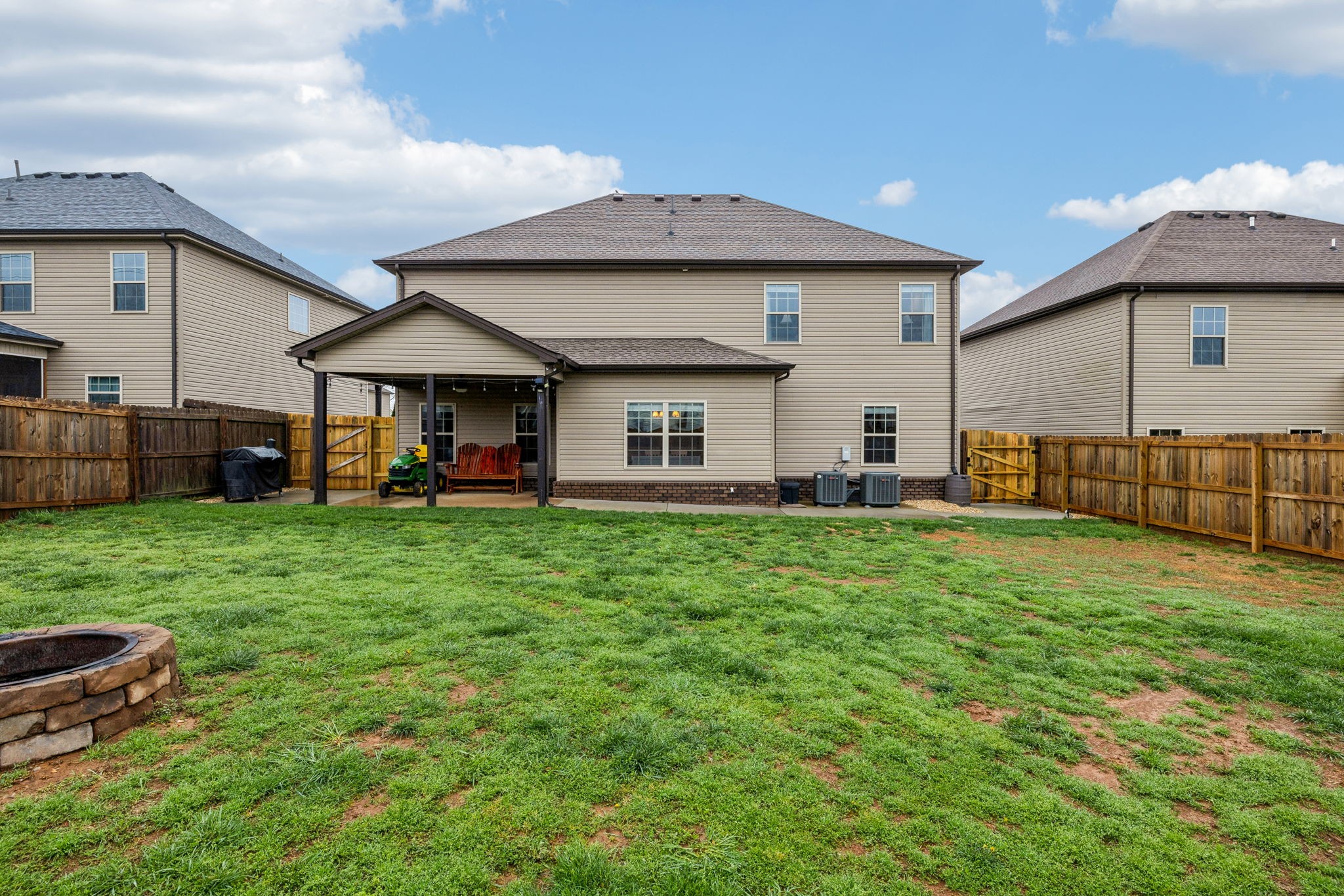 1328 Winterset Dr Property Photo 43
