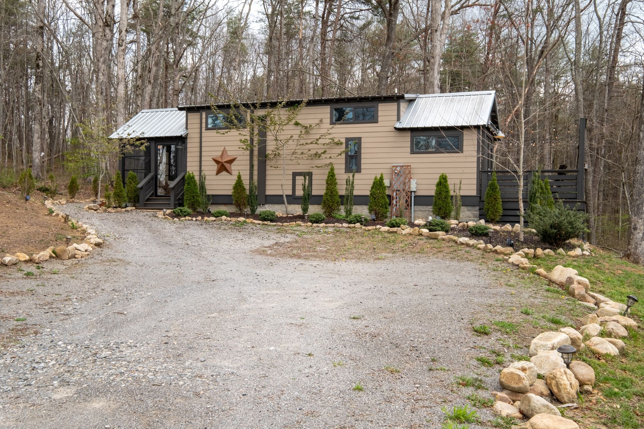 592 Waters Edge Way Property Photo