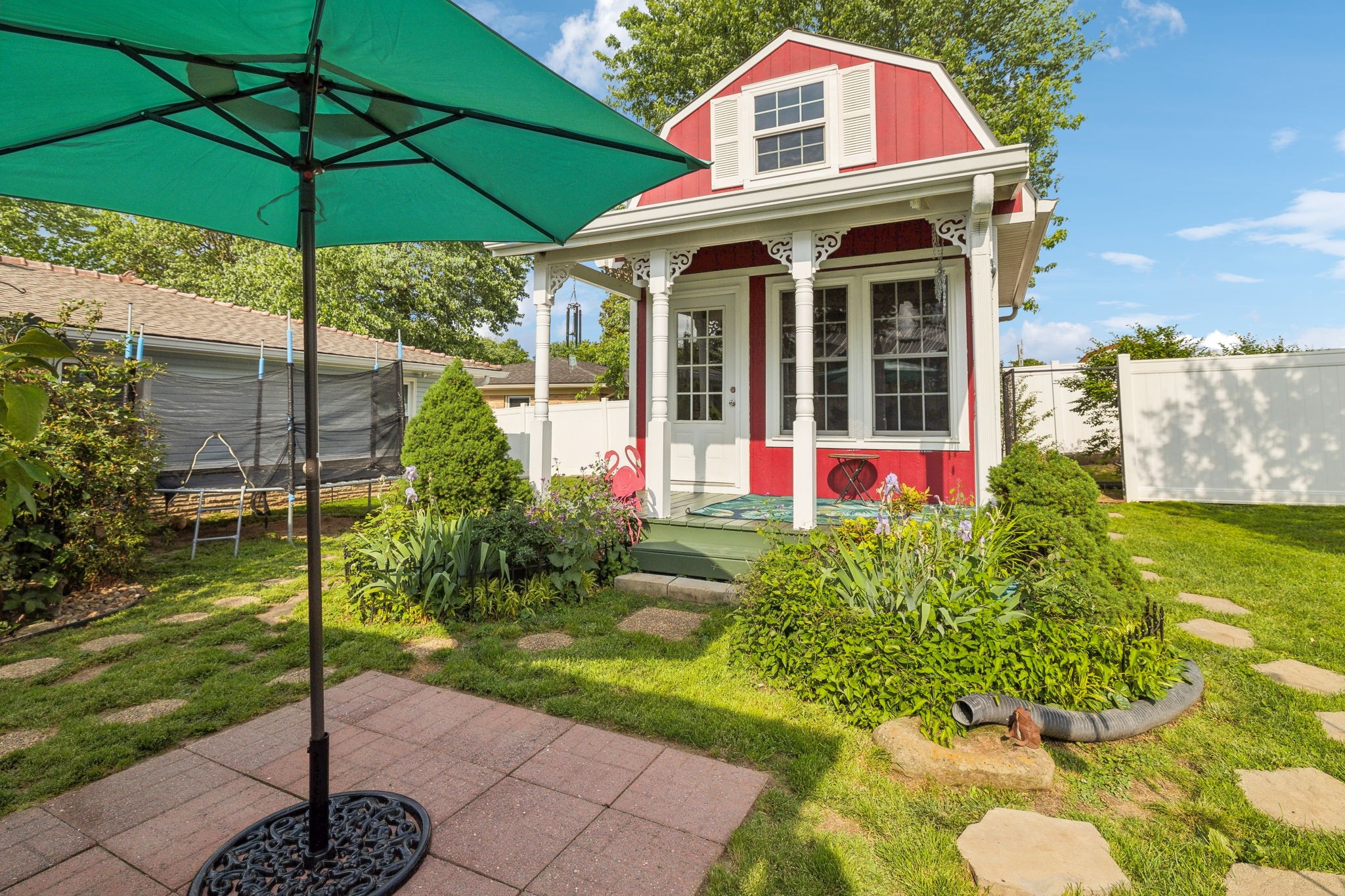 604 College Ave, E Property Photo 56