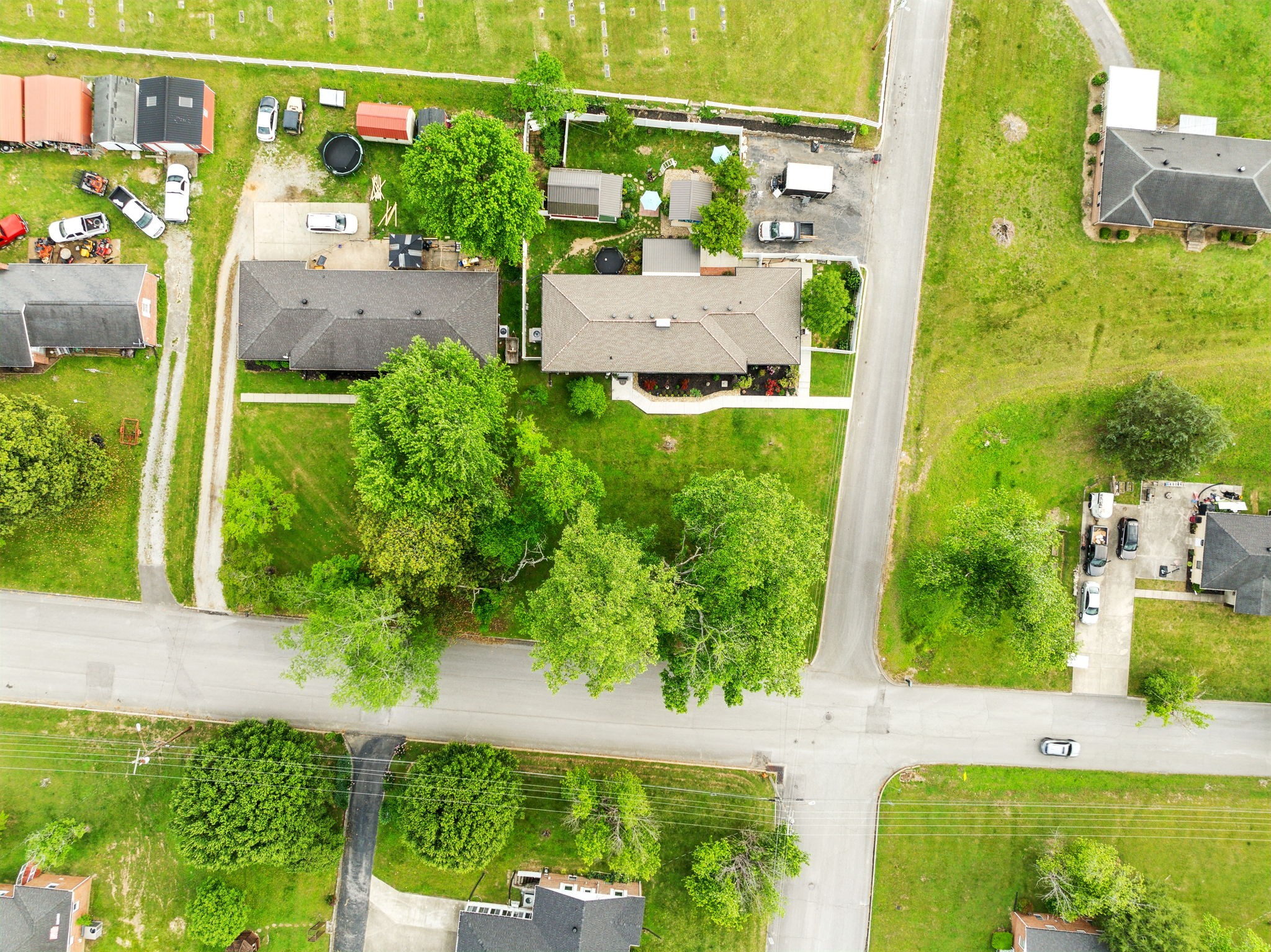 604 College Ave, E Property Photo 58