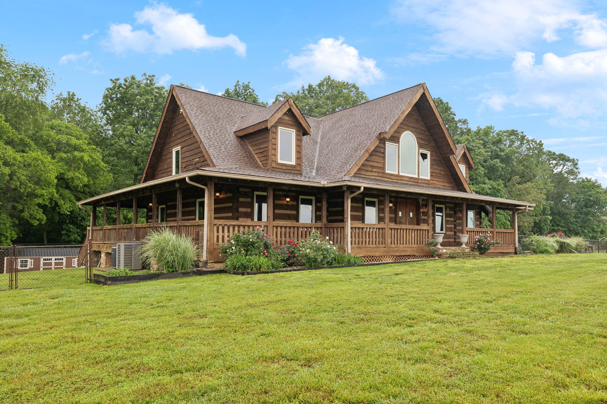6485 Highland Rd Property Photo 3