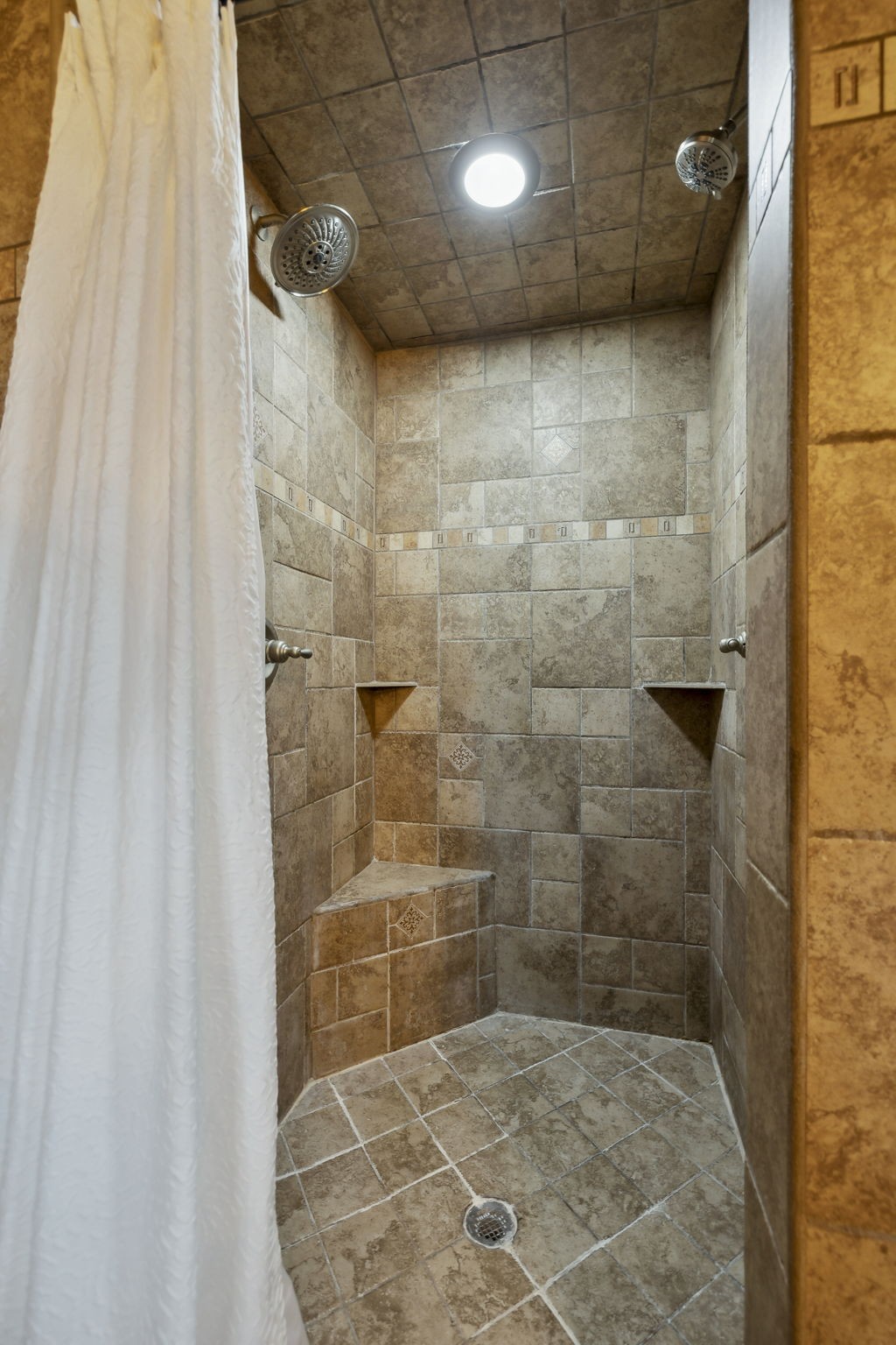 6485 Highland Rd Property Photo 39
