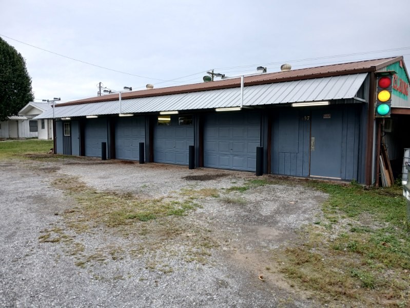 5497 S Grundy Quarles Hwy Property Photo