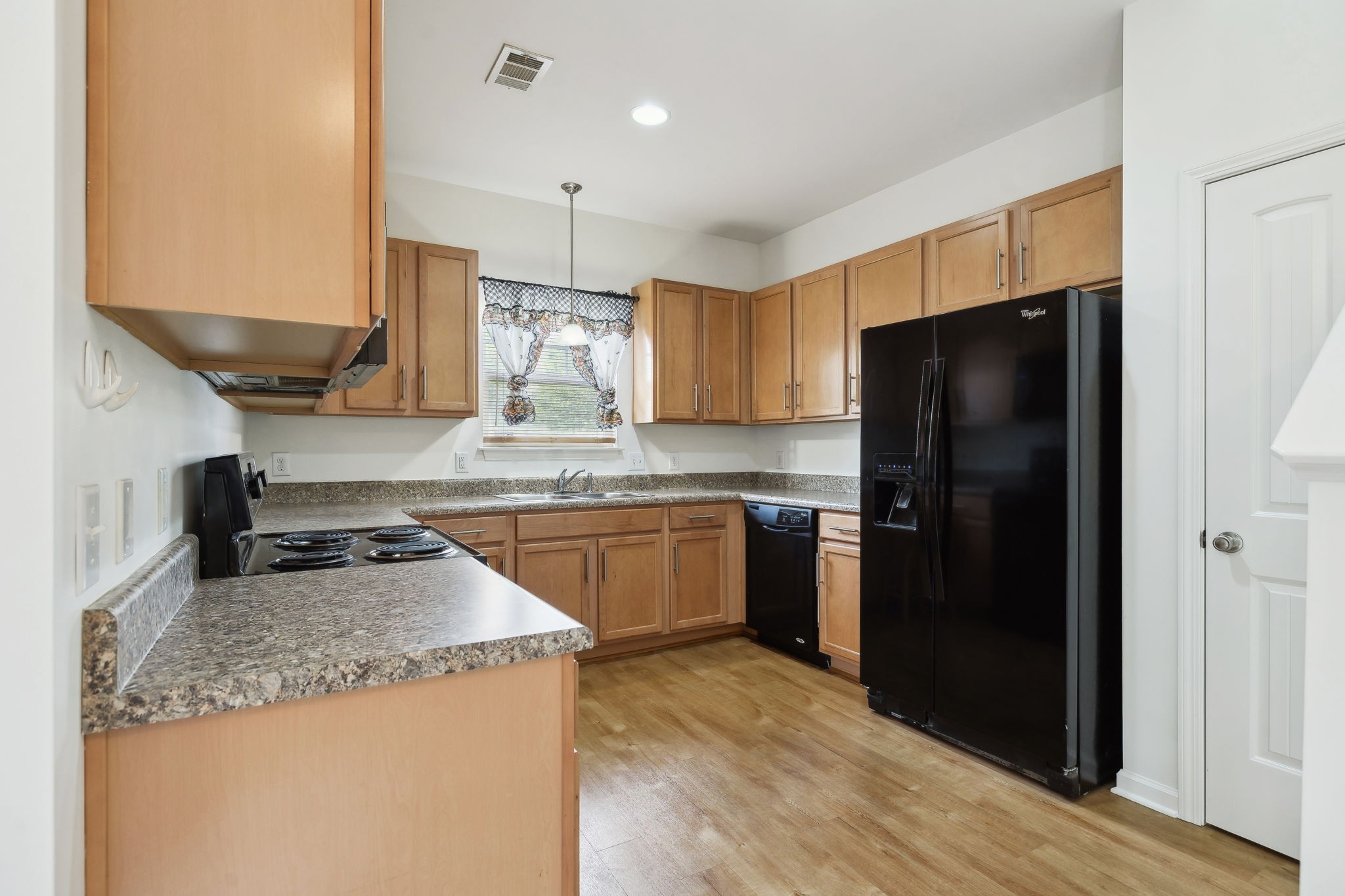 3116 Shady Tree Ln Property Photo 10