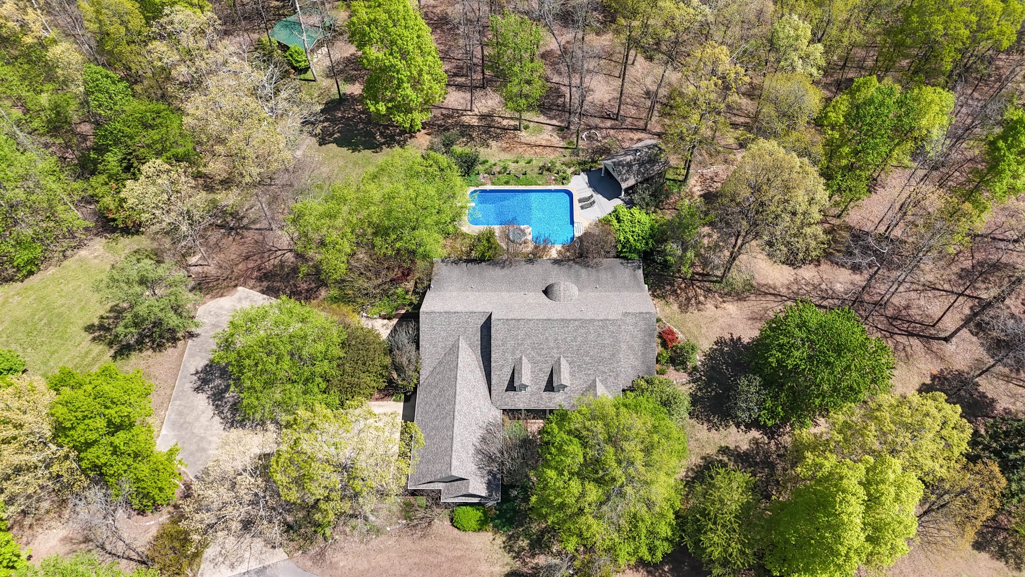 94 Oak Shadow Dr Property Photo