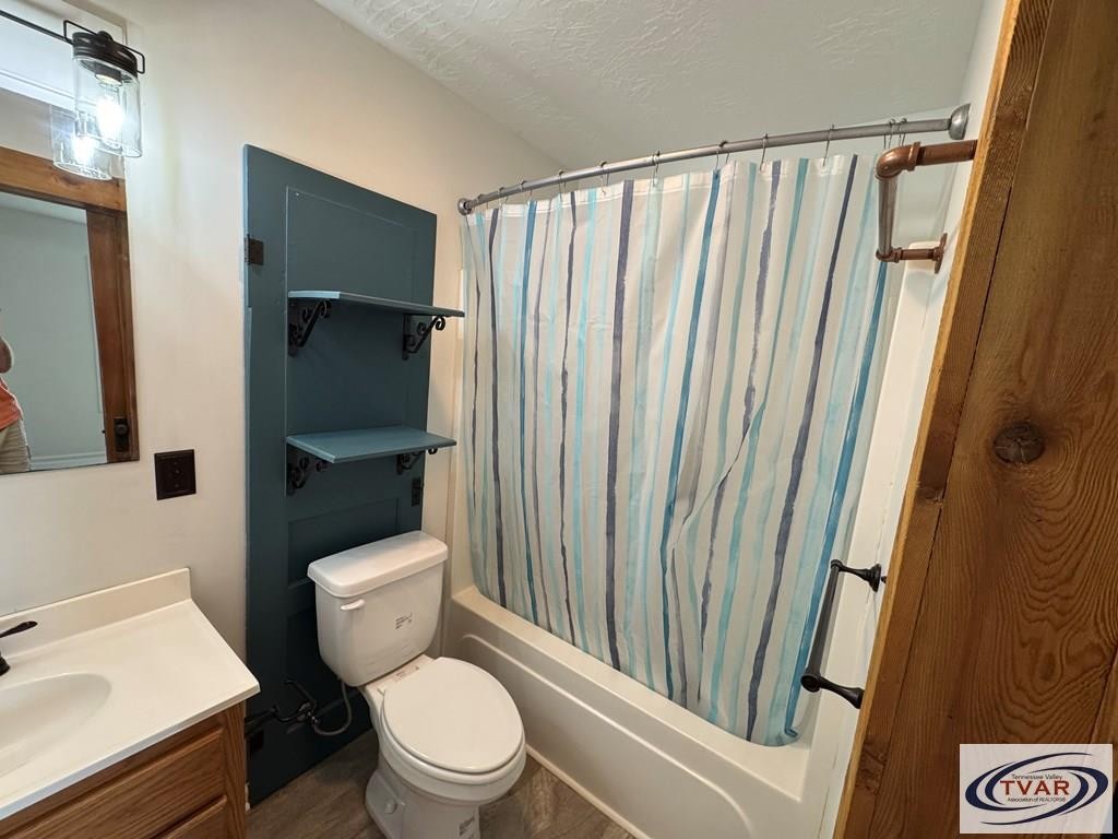 5380 Sulphur Creek Rd Property Photo 17