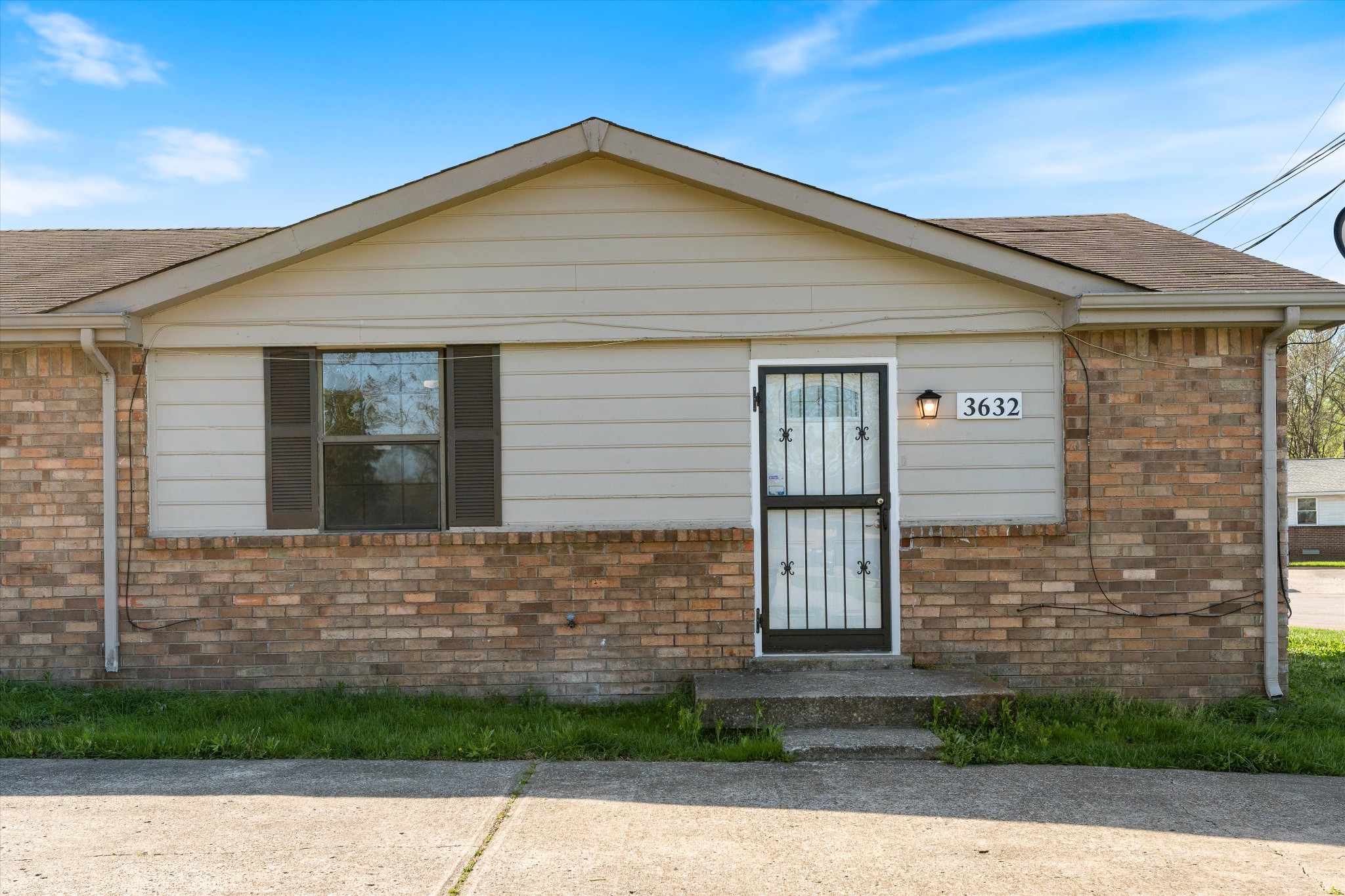 3632 Village Trl Property Photo