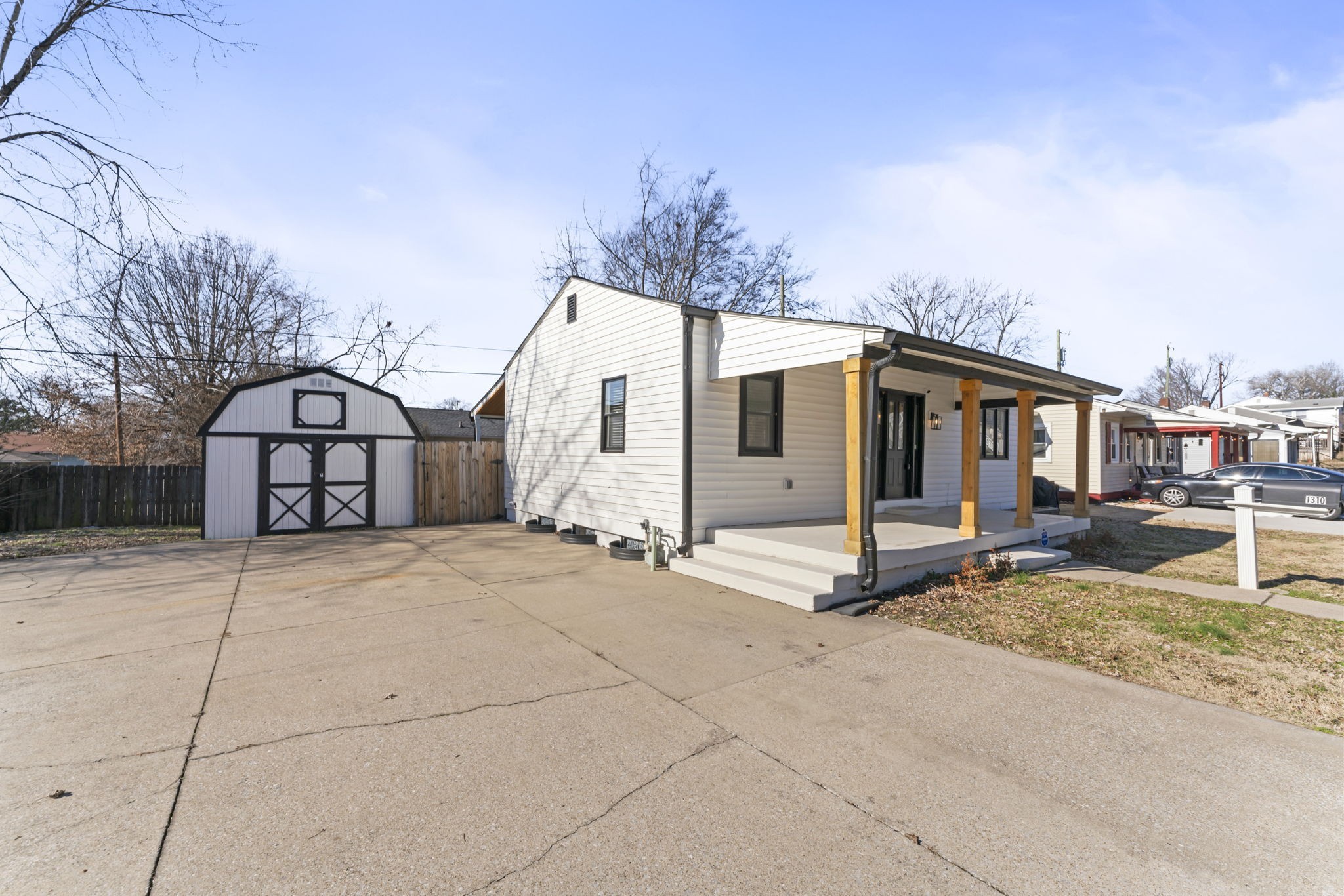1310 Debow St Property Photo