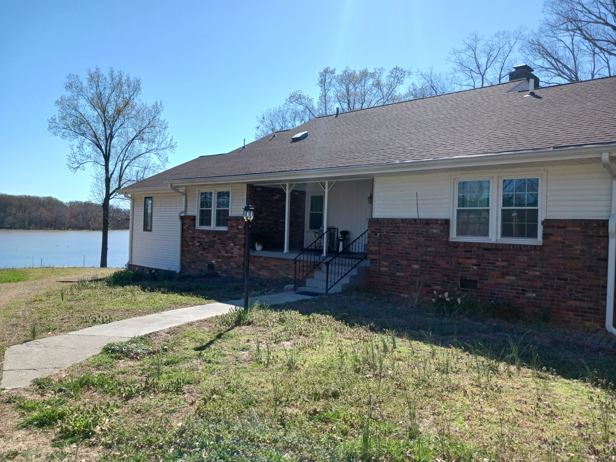252 Indian Creek Dr Property Photo