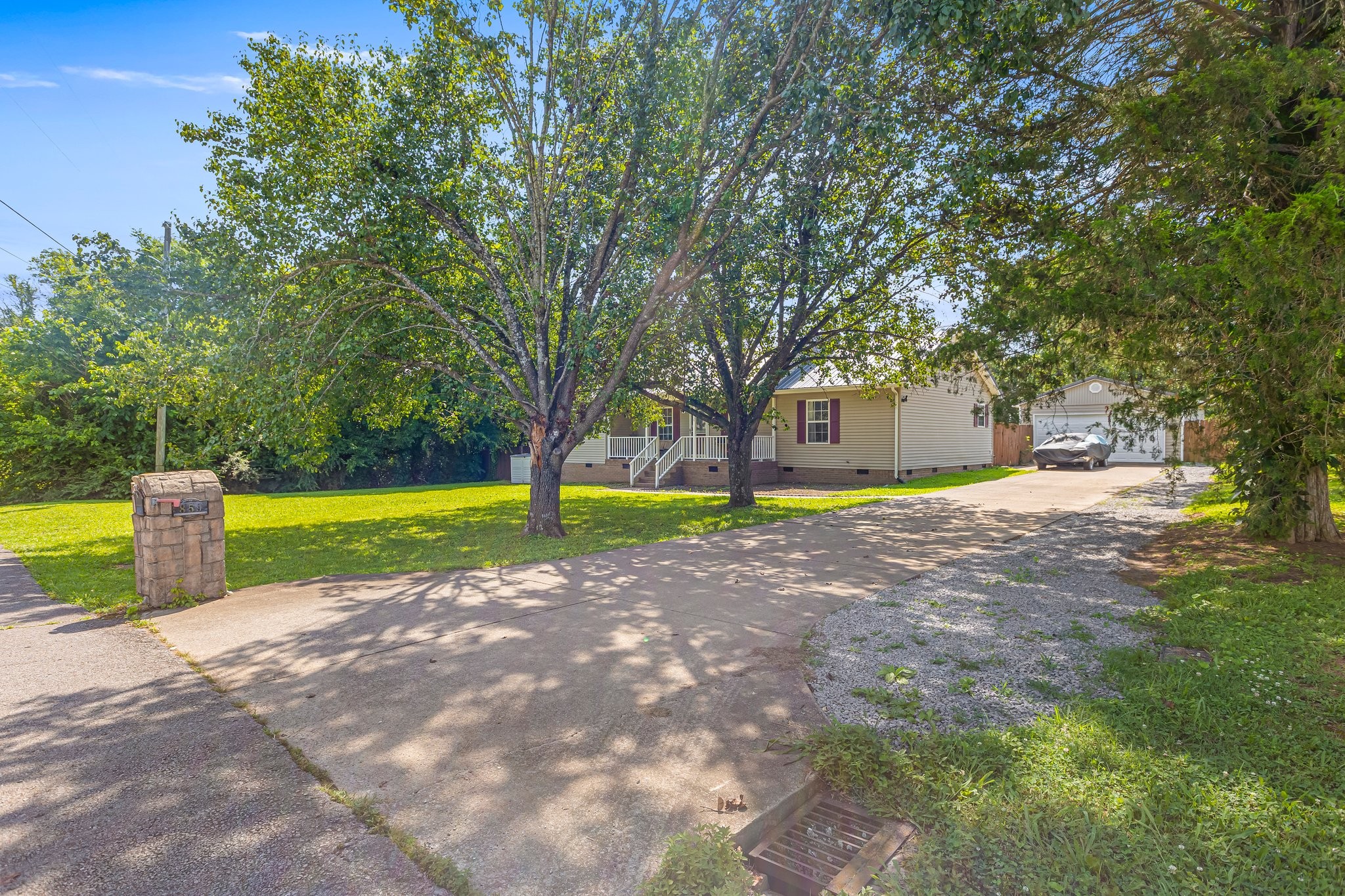 859 Todd Ave Property Photo 46