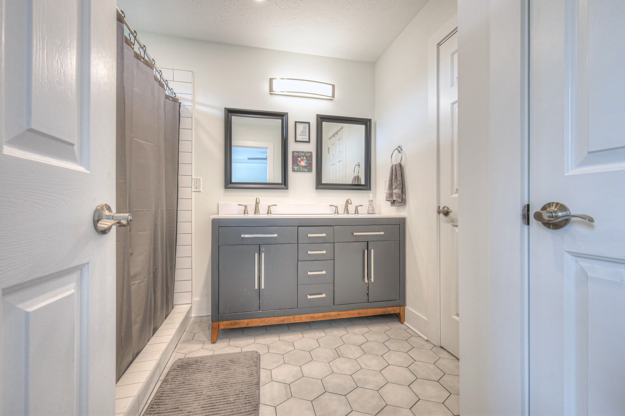 1028 Meandering Way Property Photo 12