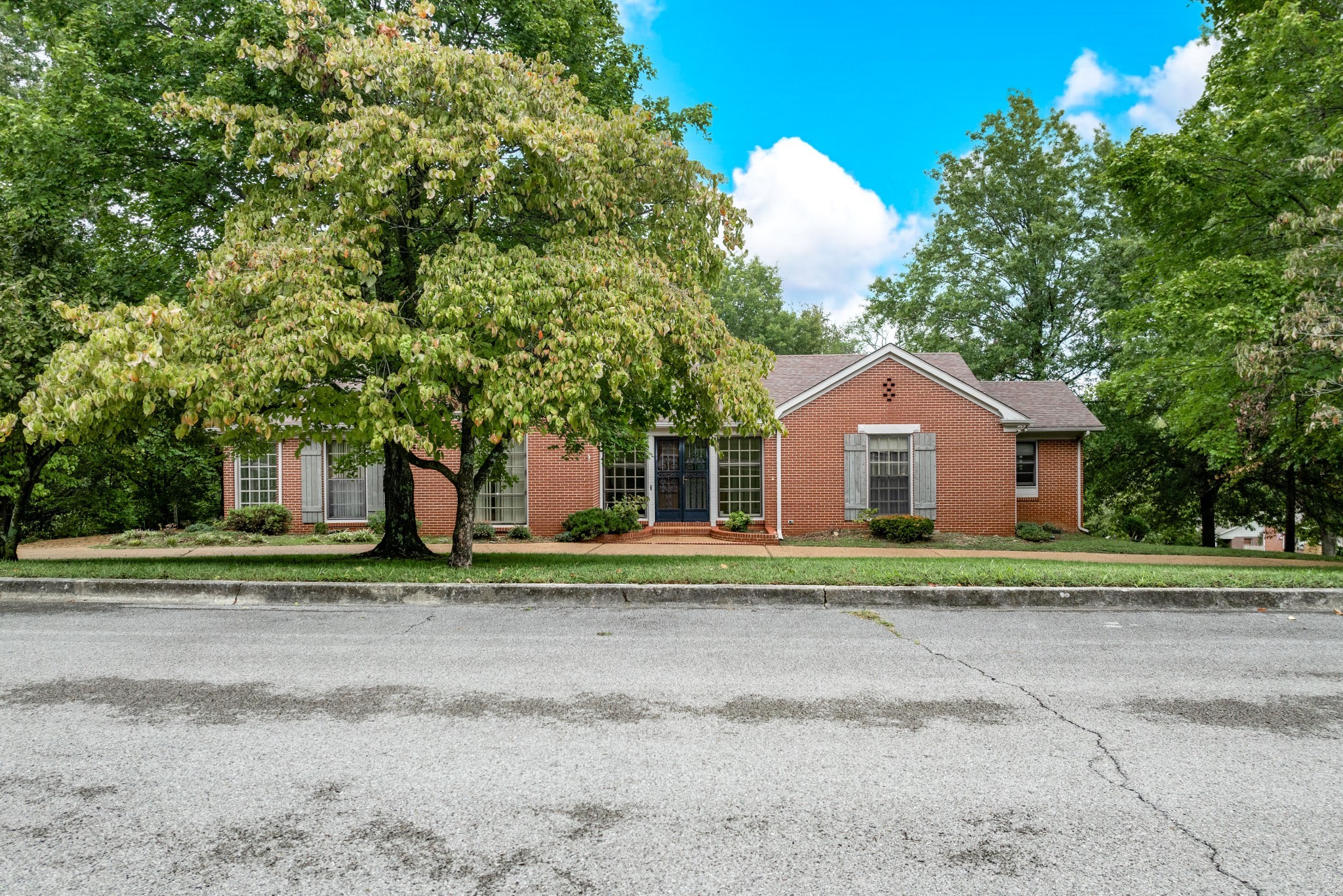 1037 Rolling Fields Cir Property Photo 4