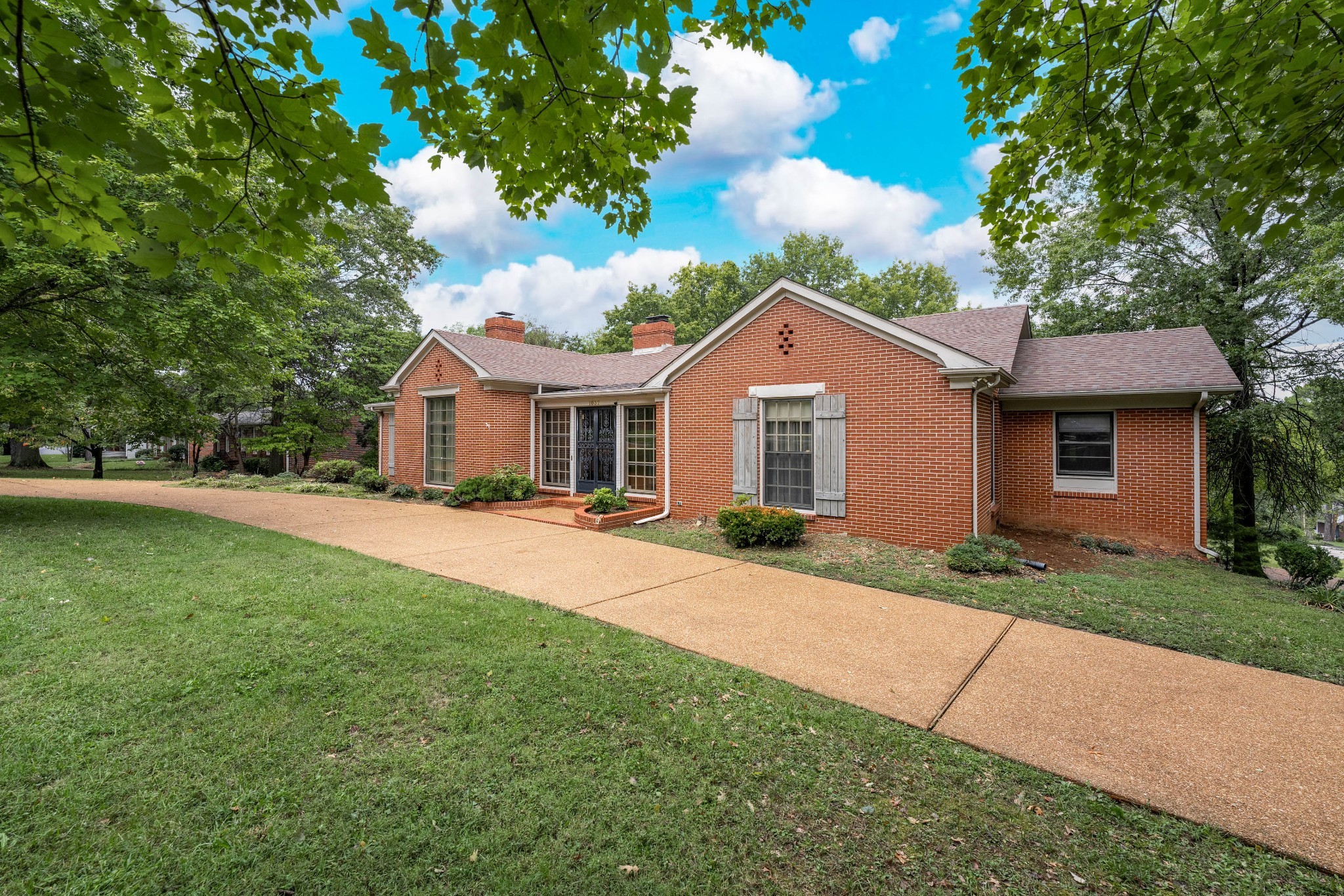 1037 Rolling Fields Cir Property Photo 5
