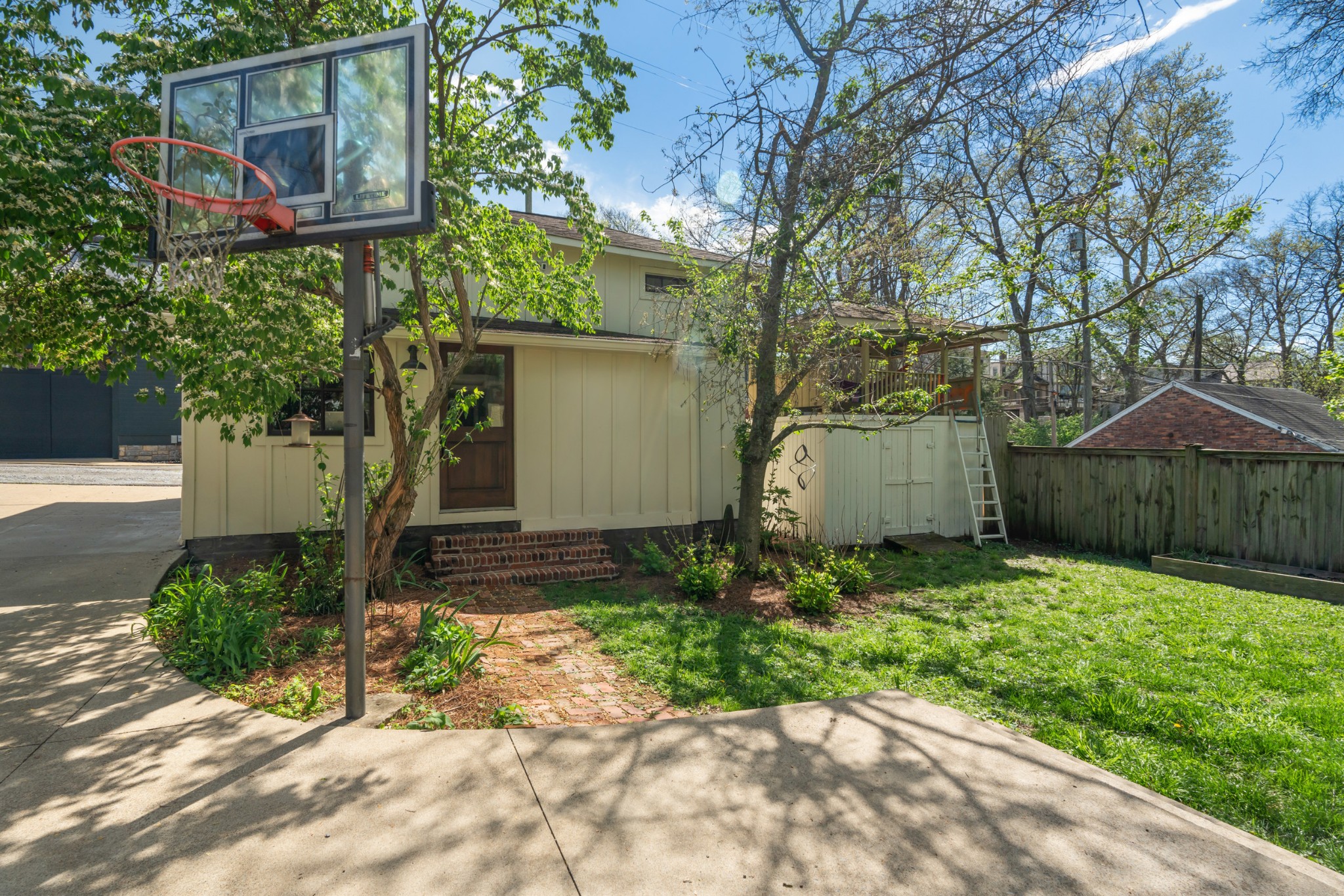 2503 Fairfax Ave Property Photo 30
