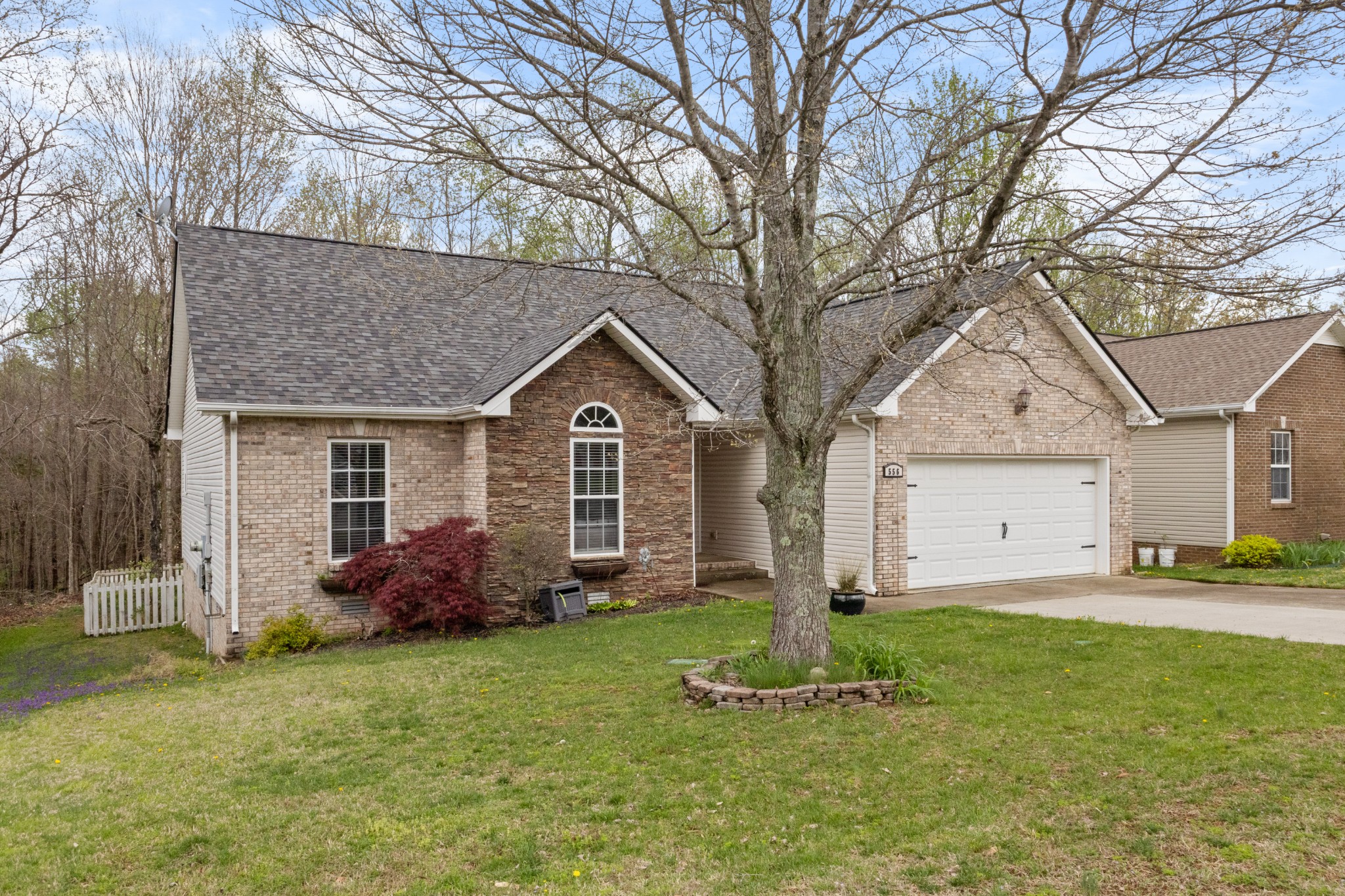 556 Parkvue Village Way Property Photo