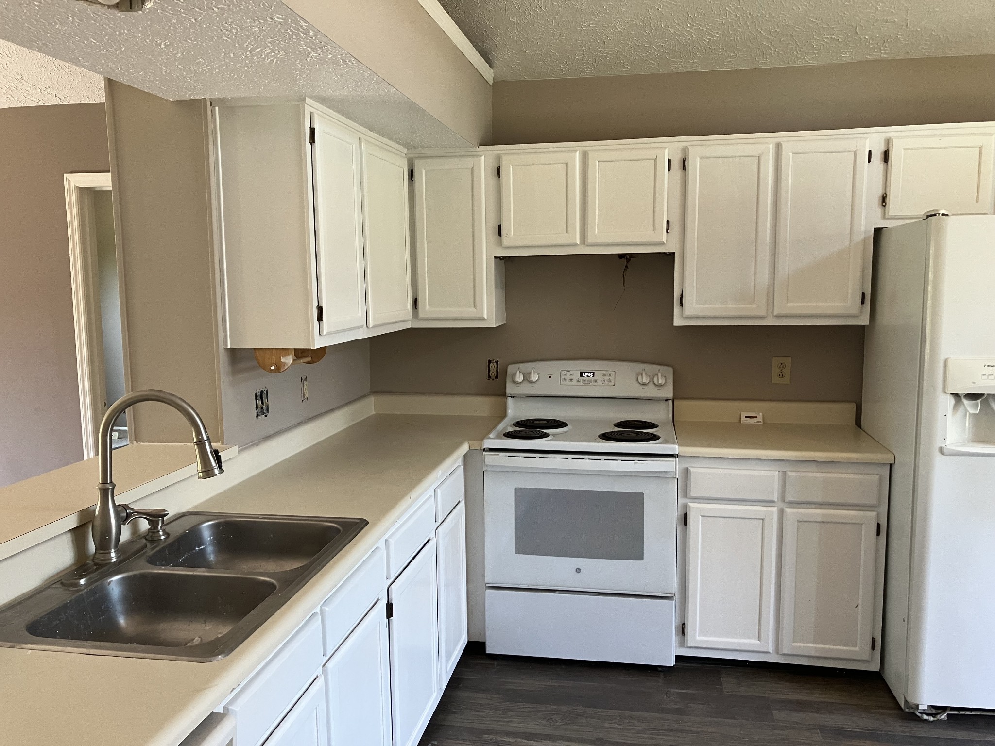 1509 Aaronwood Dr Property Photo 3