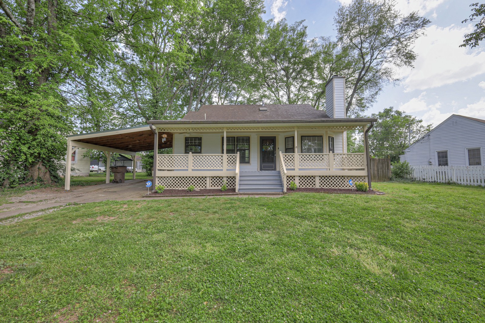 1205 Kermit Dr Property Photo