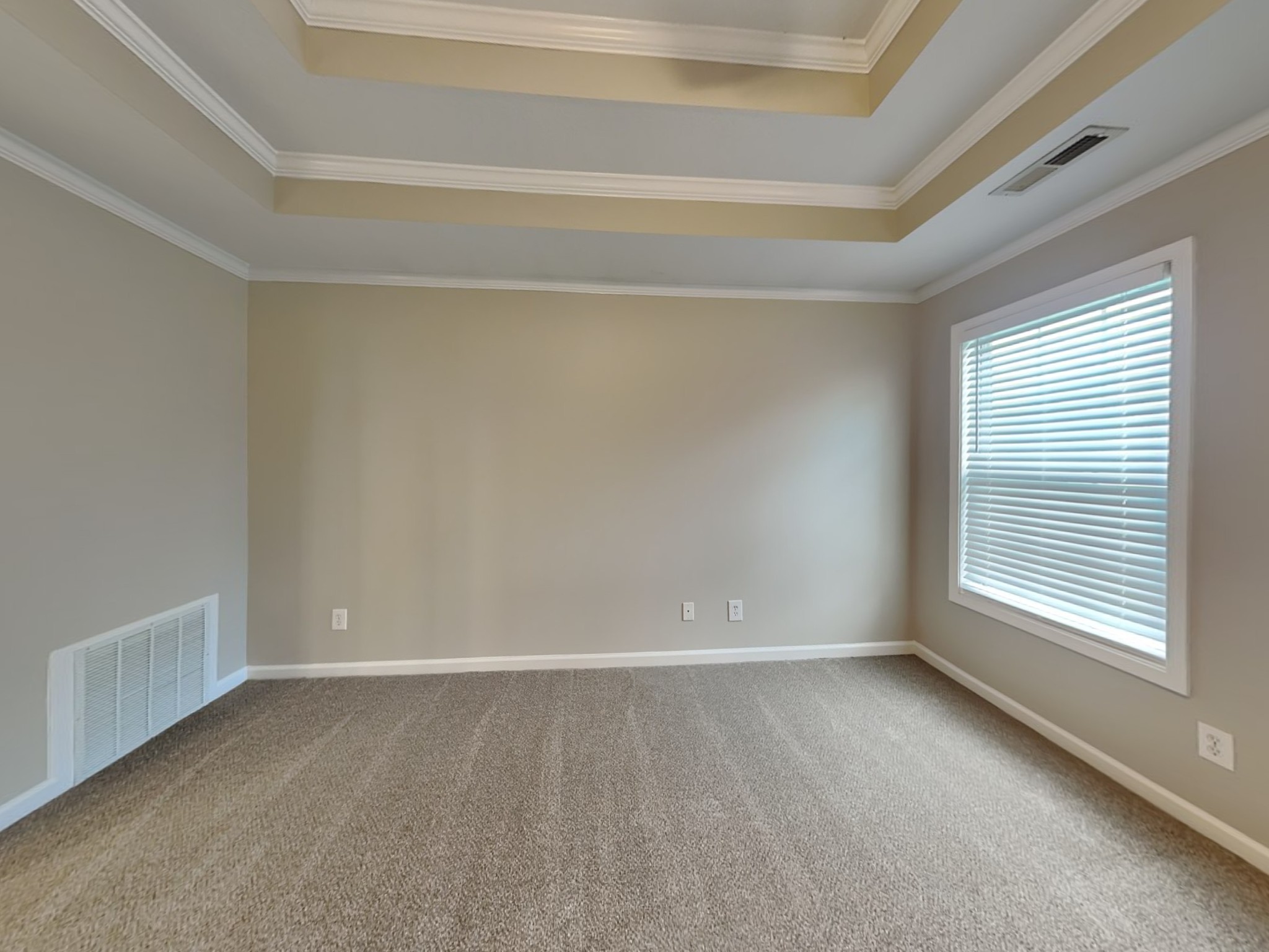 3450 Southwood Dr Property Photo 6