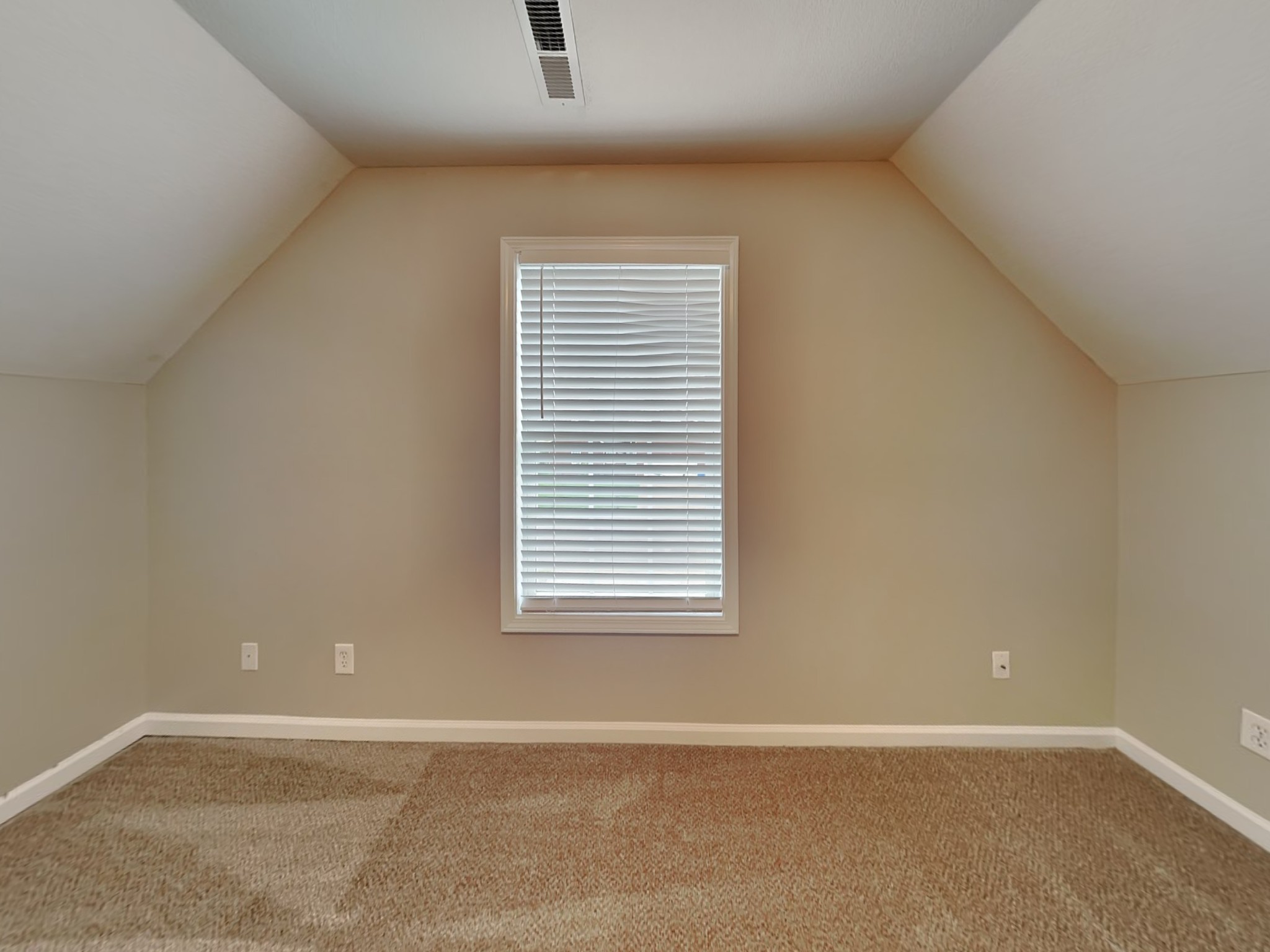 3450 Southwood Dr Property Photo 10
