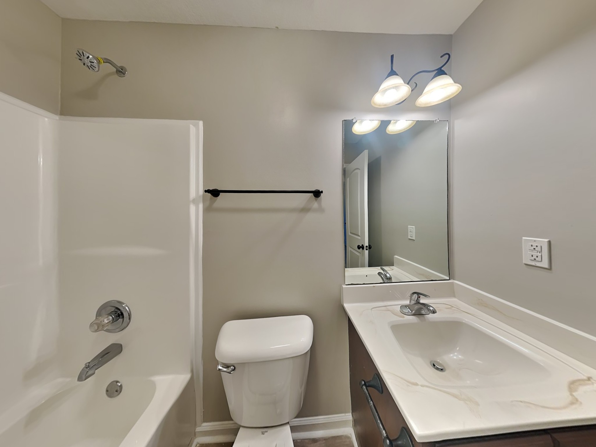 3450 Southwood Dr Property Photo 15