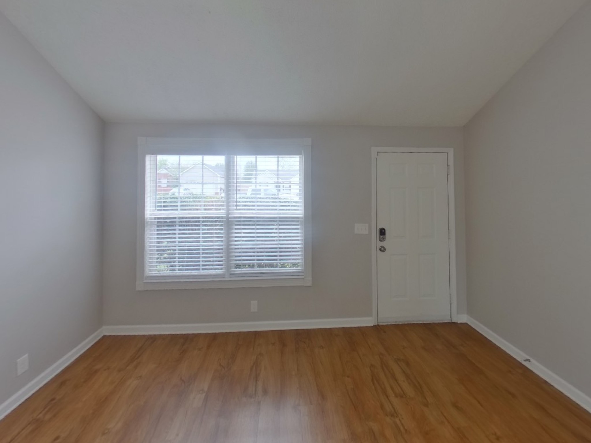 1258 Tiree Dr Property Photo 2