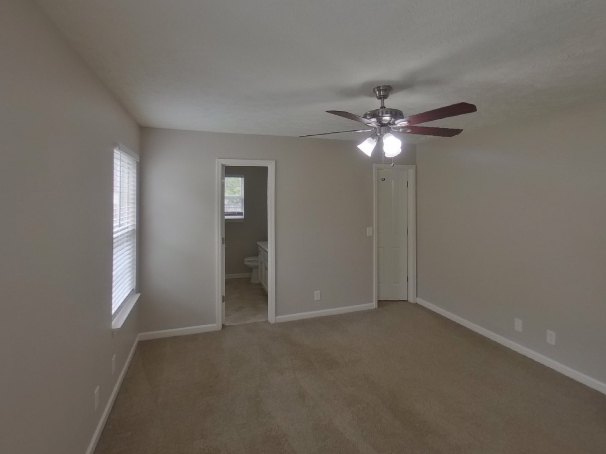 1258 Tiree Dr Property Photo 5