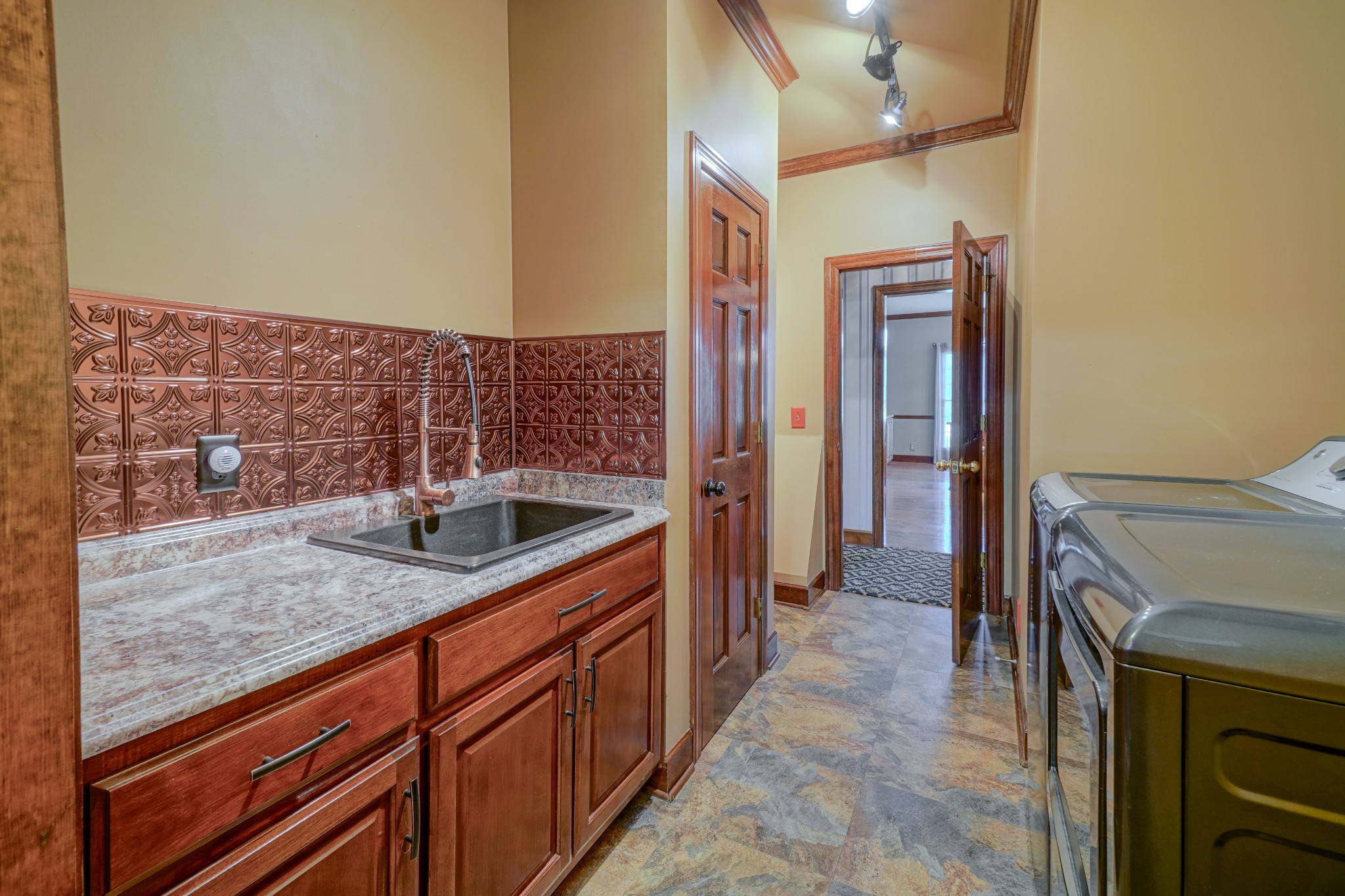 107 Geers Ct Property Photo 13