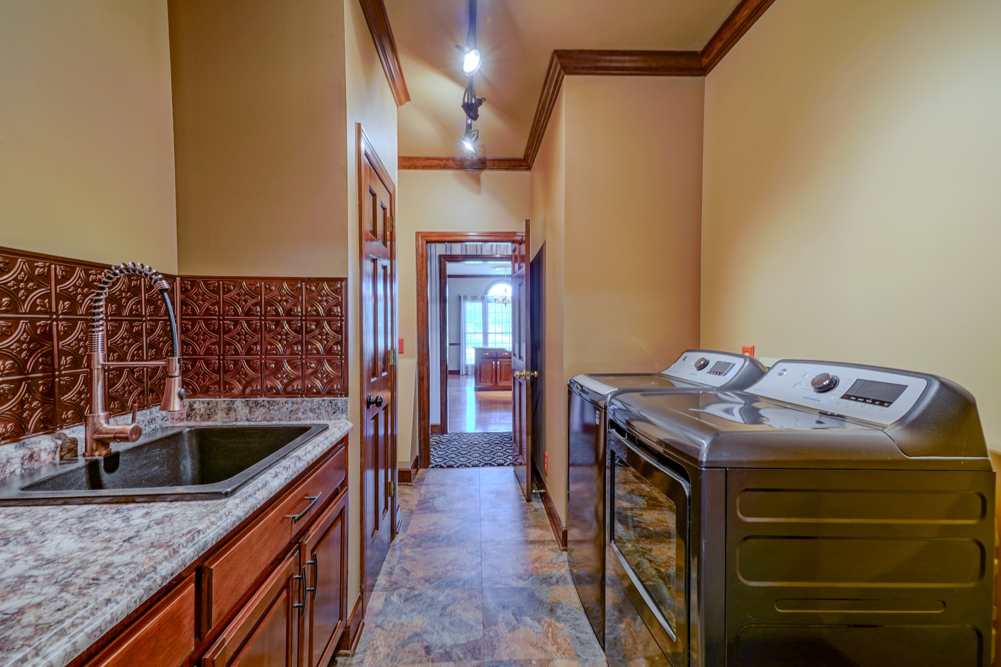 107 Geers Ct Property Photo 15