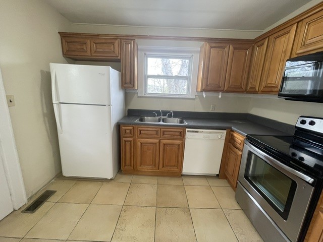 1805 Dimple Ct Property Photo 5