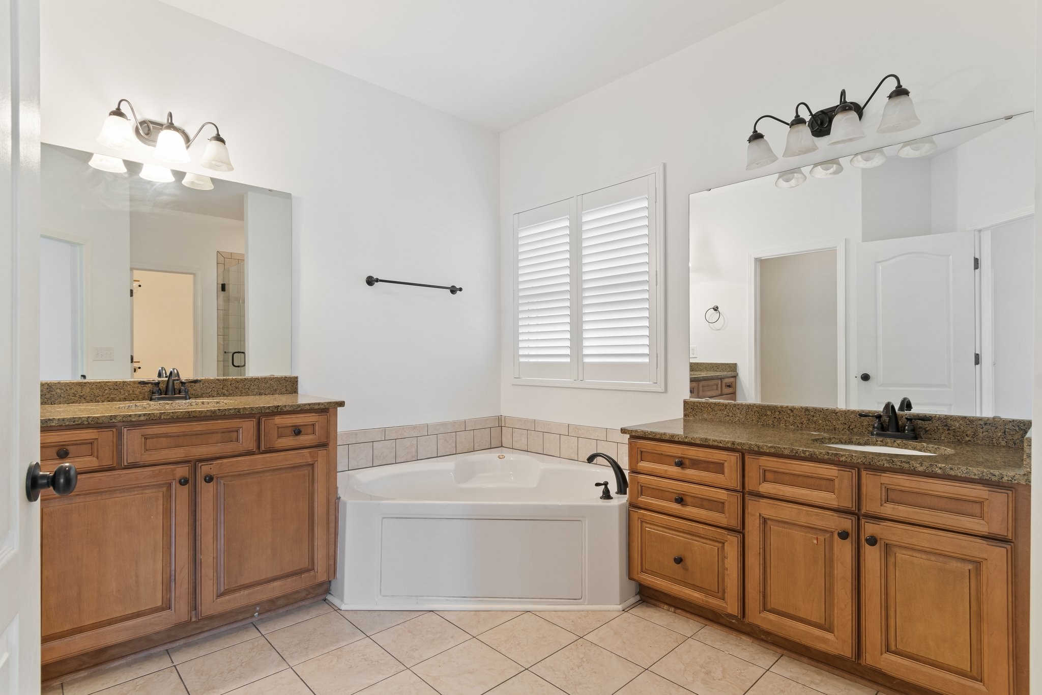 3121 Traviston Dr Property Photo 32