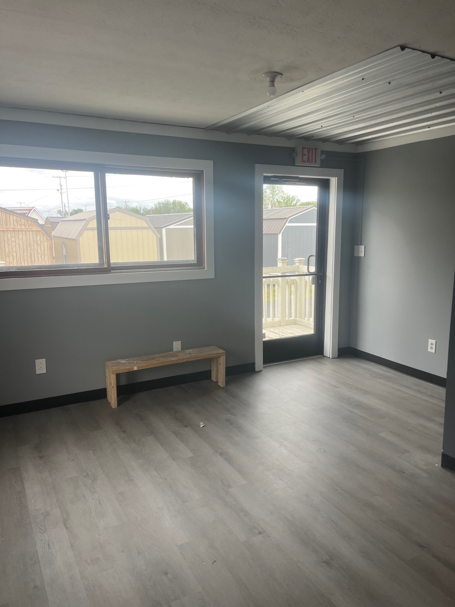 457 N Broadway Property Photo 8