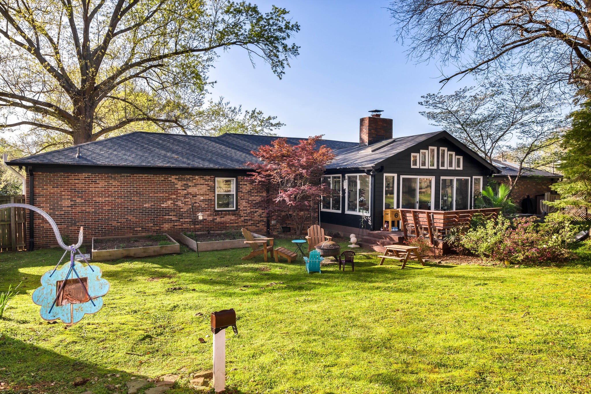 2212 Oakwood Dr, E Property Photo 27