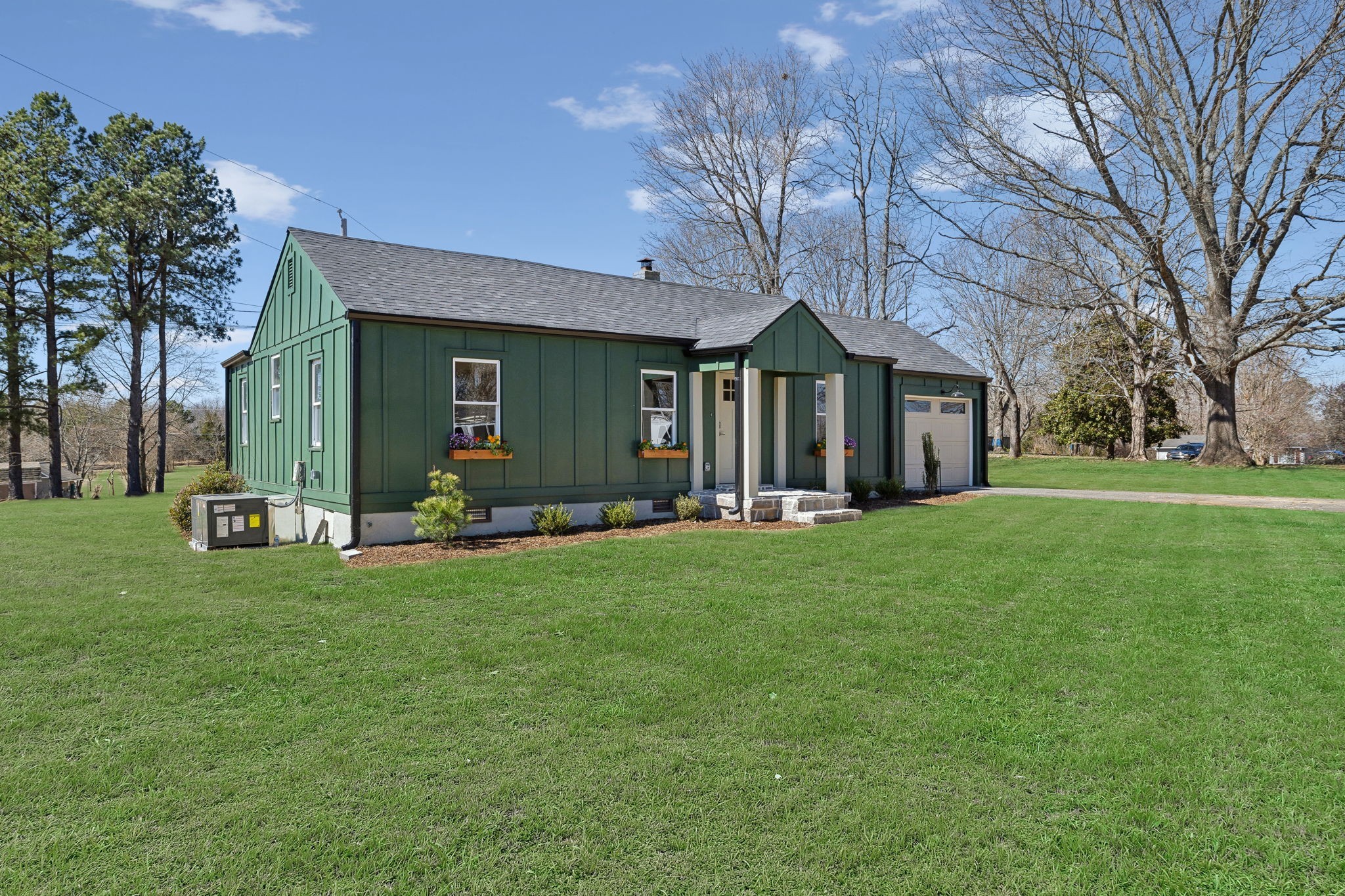 5905 Eatons Creek Rd Property Photo
