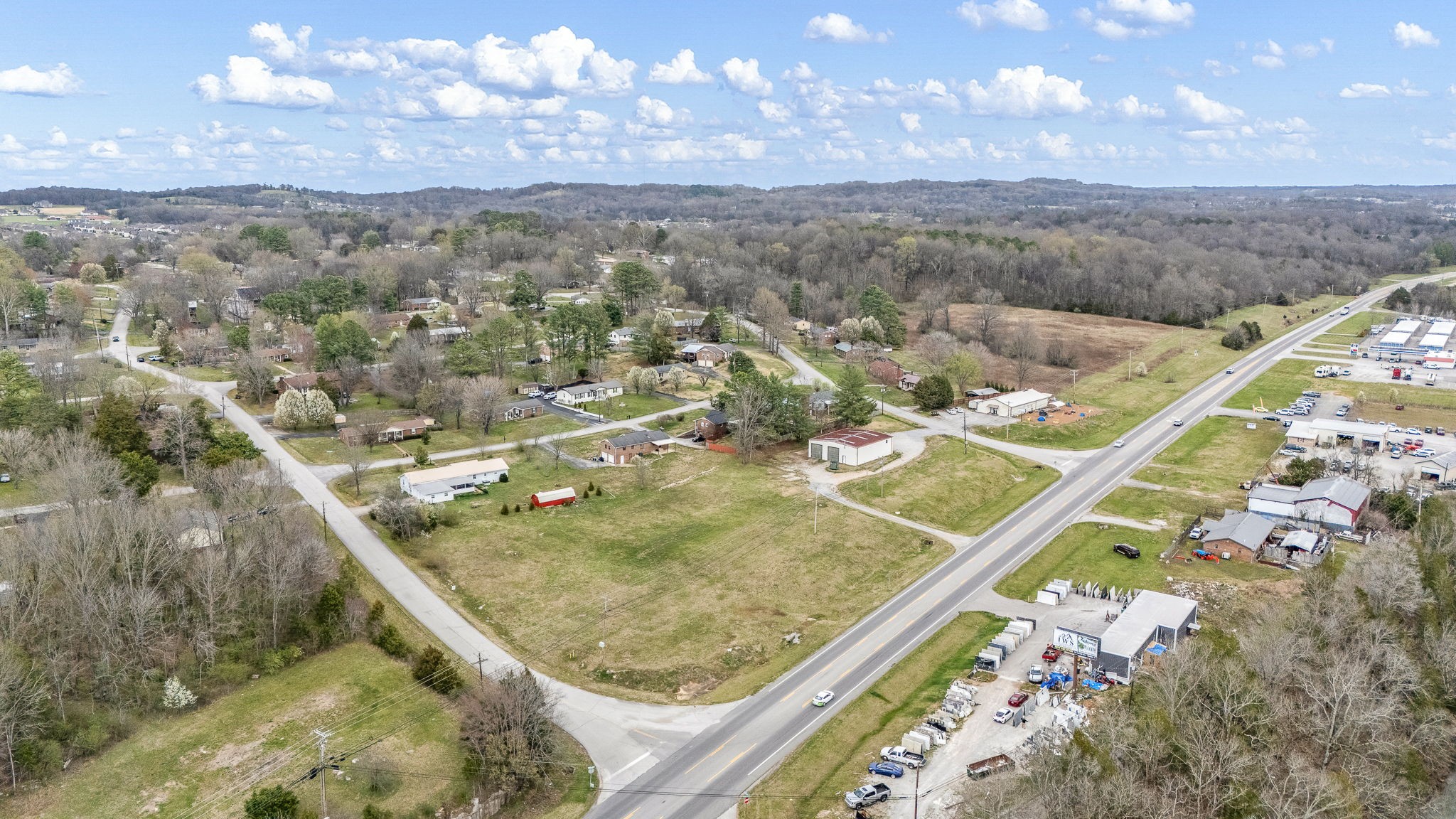 273 Bear Creek Pike Property Photo 3