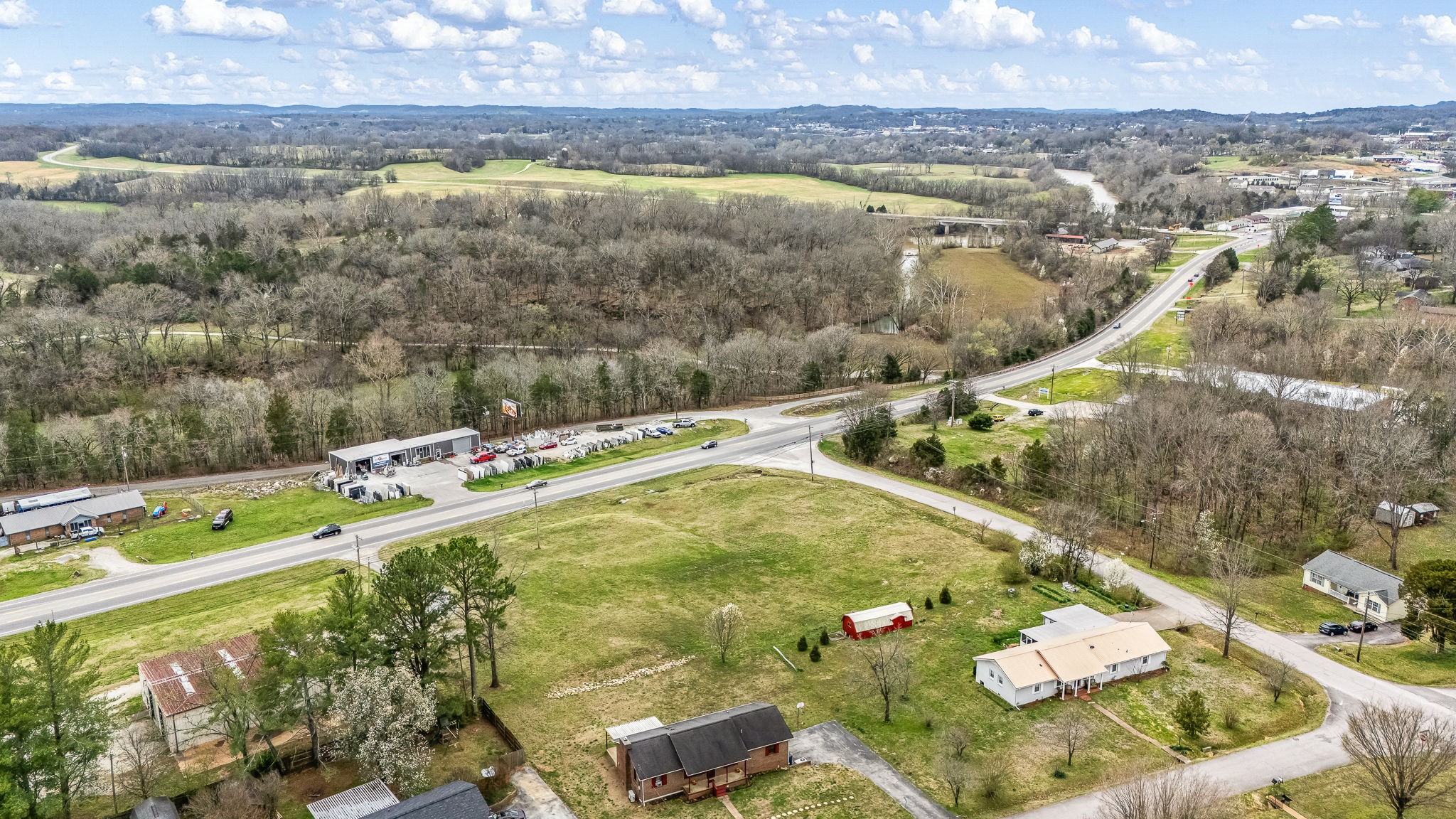 273 Bear Creek Pike Property Photo 6