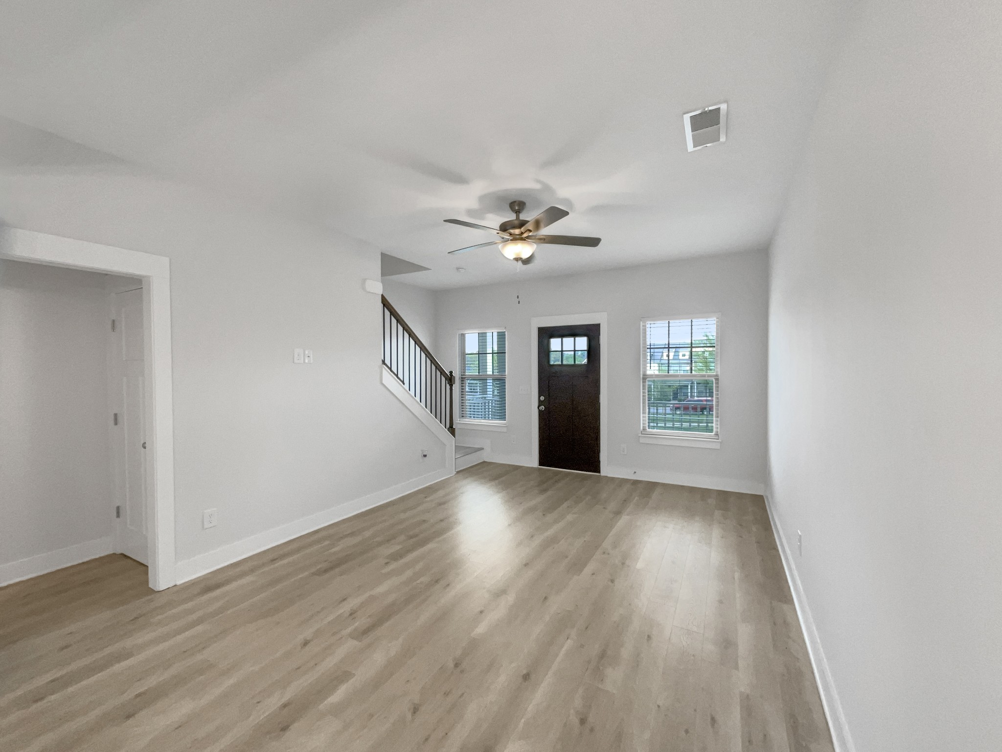 1539 White Tip Ln Property Photo 3