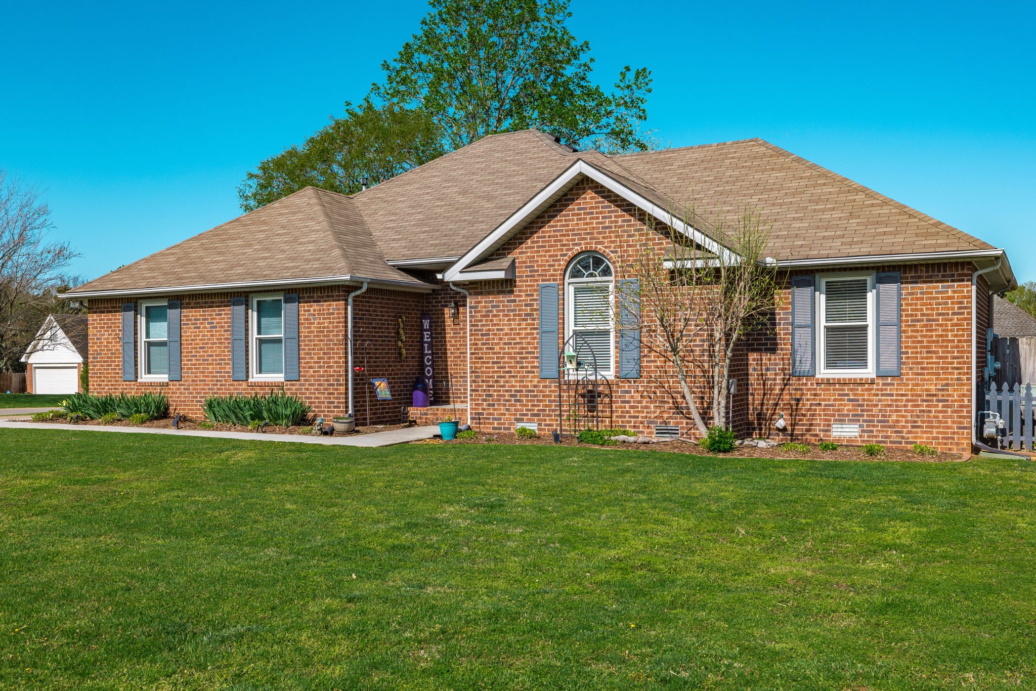 2403 English Hill Dr Property Photo 2