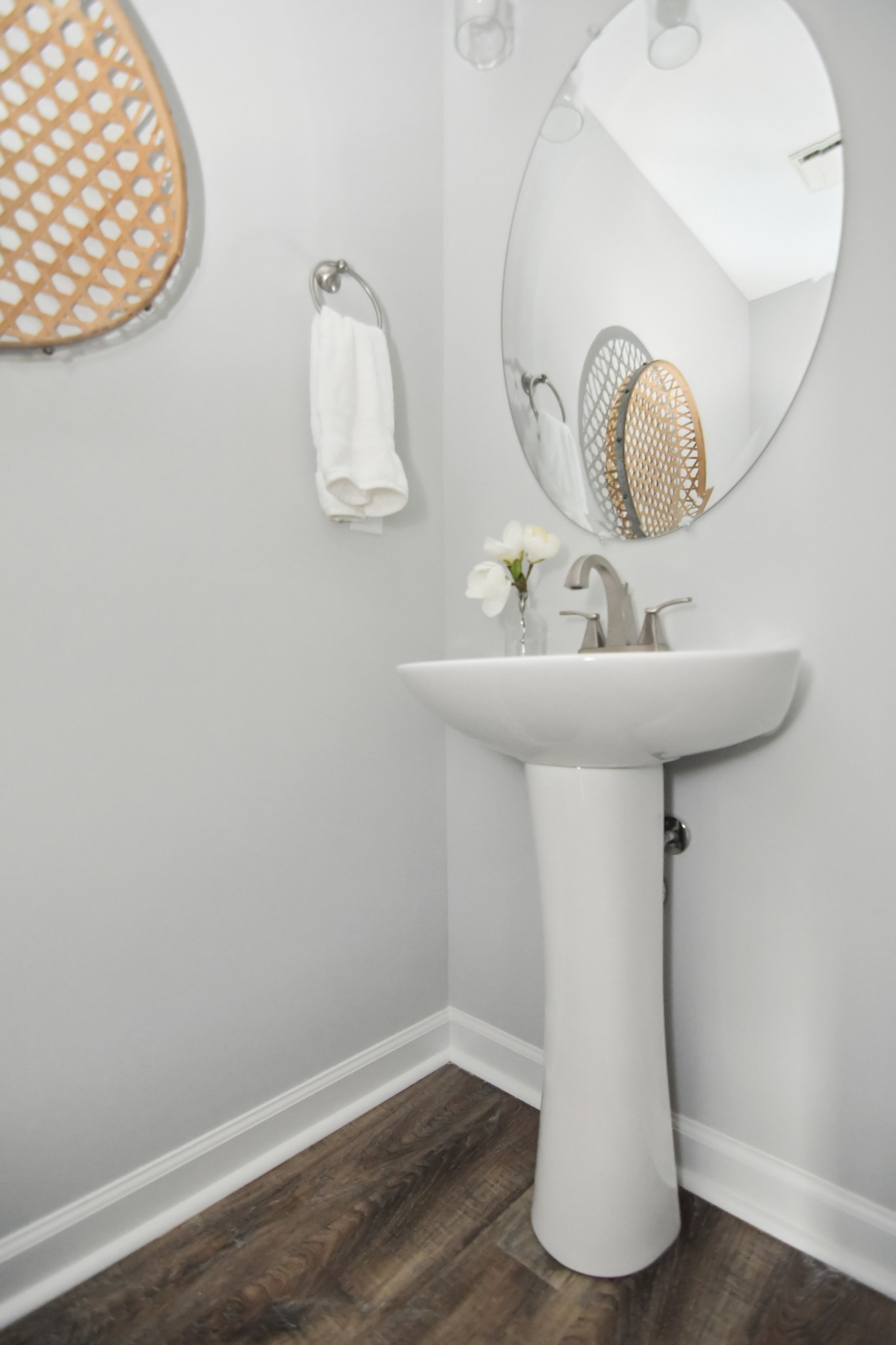 100 Henry Dr Property Photo 8