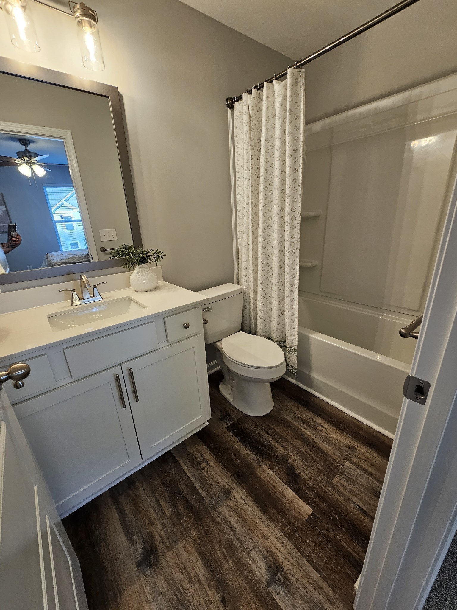 100 Henry Dr Property Photo 19