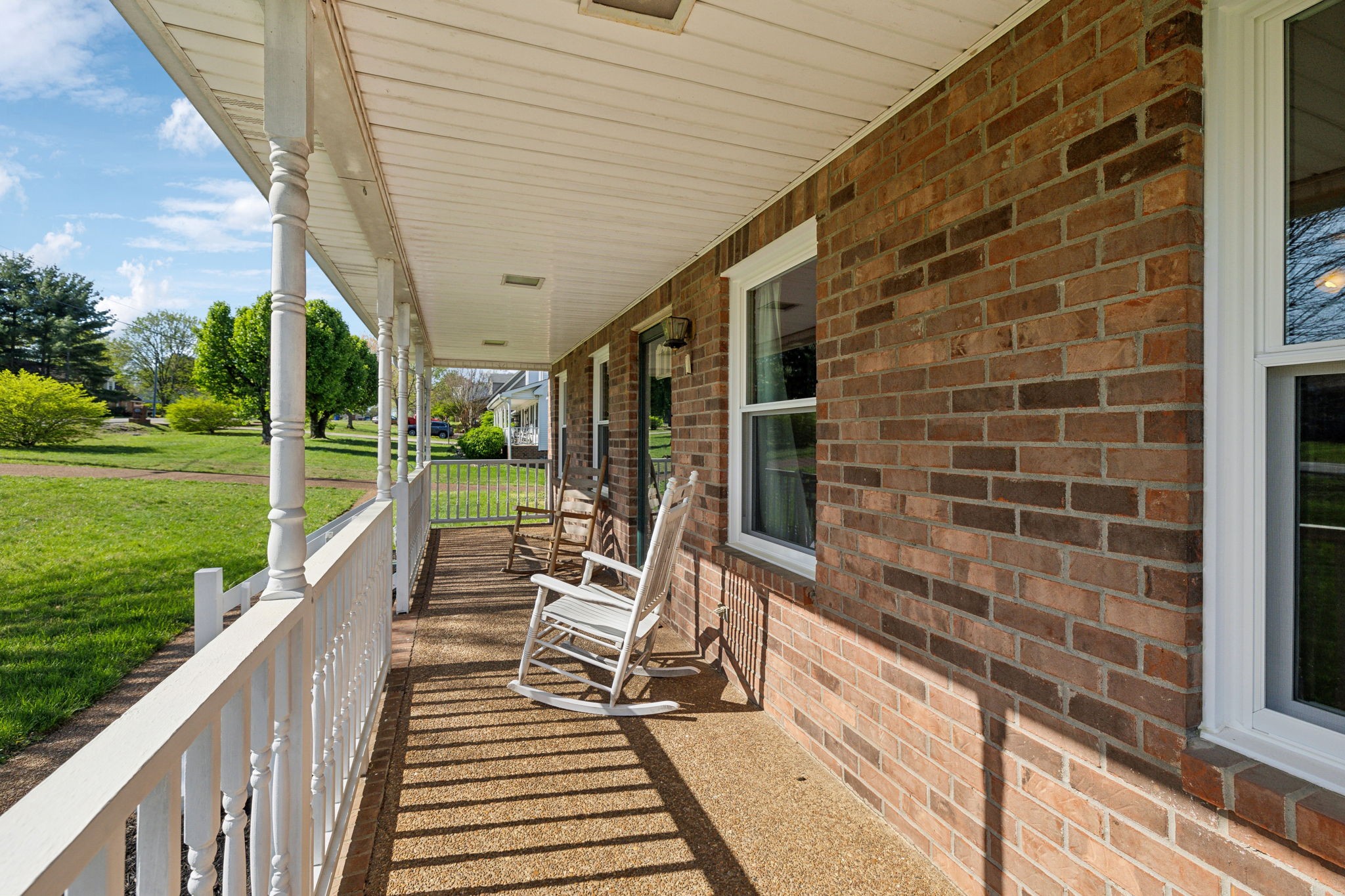 213 Lone Oak Dr Property Photo 2