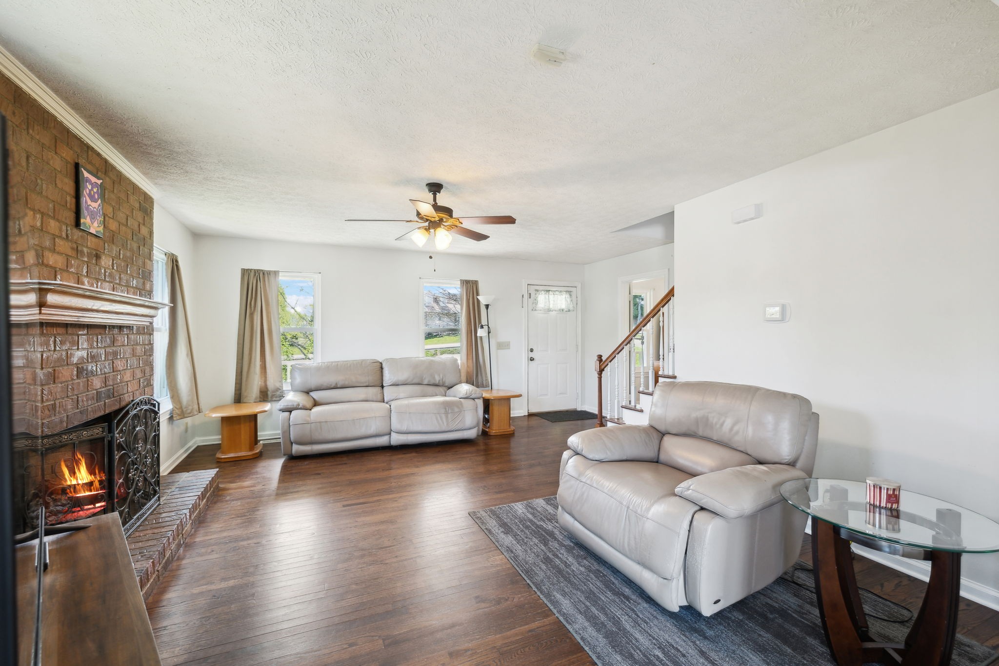 213 Lone Oak Dr Property Photo 5