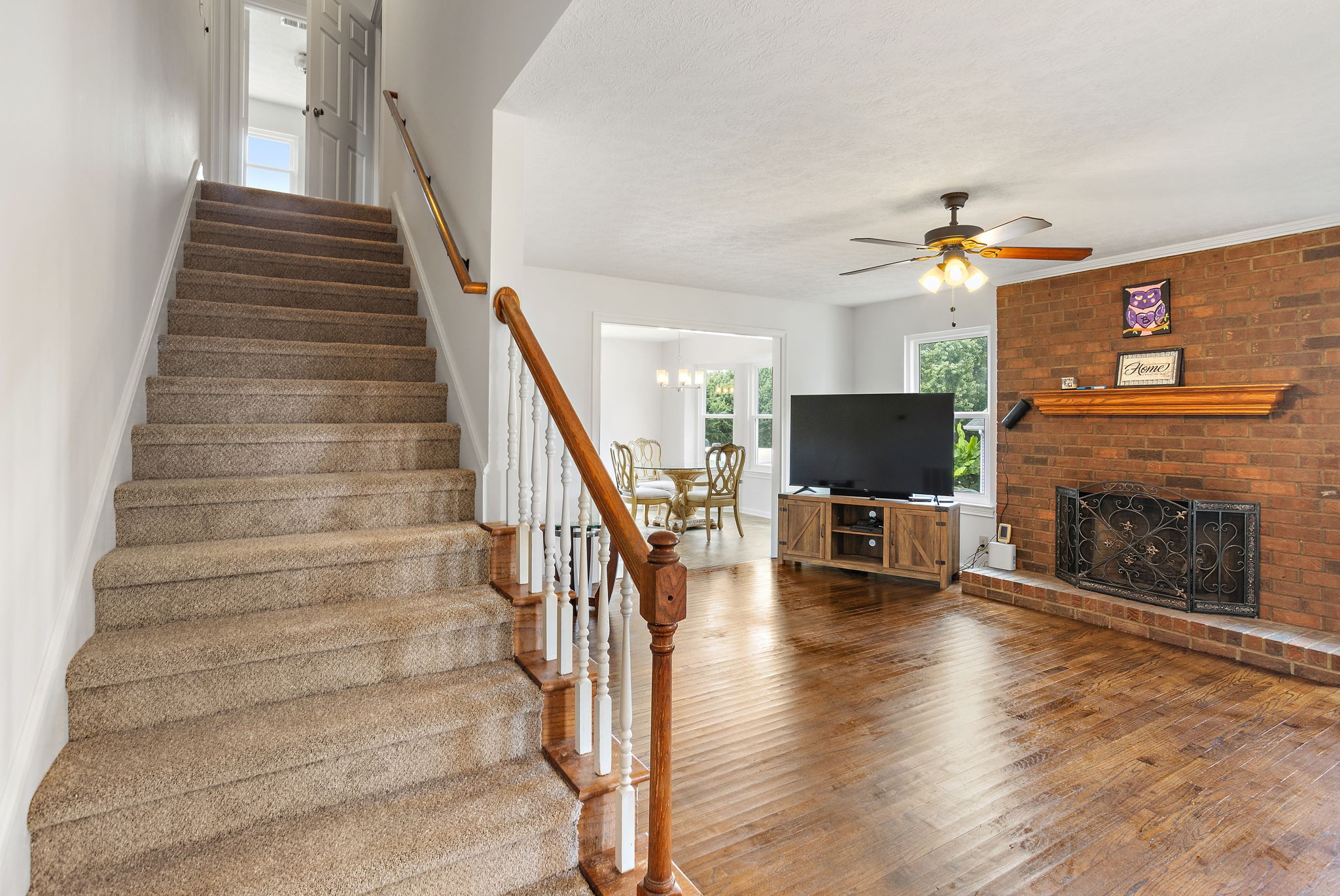 213 Lone Oak Dr Property Photo 7