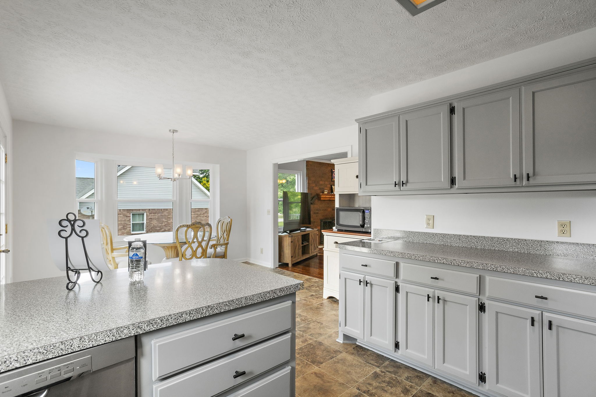 213 Lone Oak Dr Property Photo 12