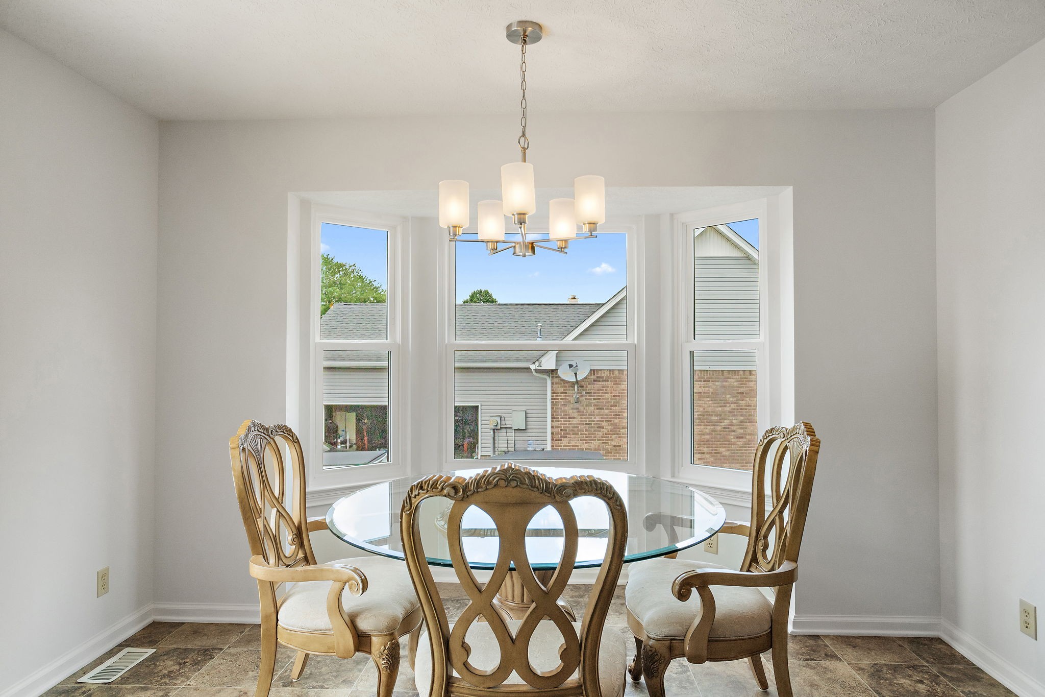 213 Lone Oak Dr Property Photo 14