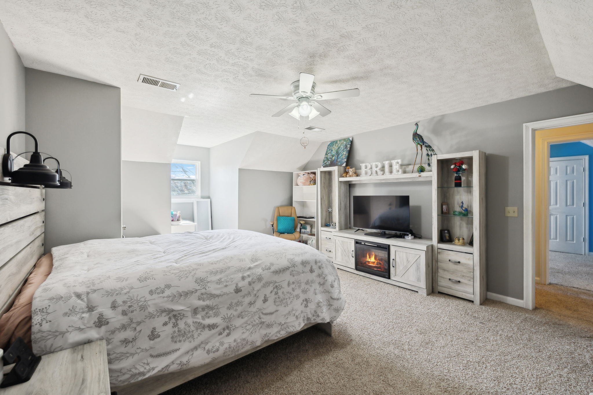 213 Lone Oak Dr Property Photo 24